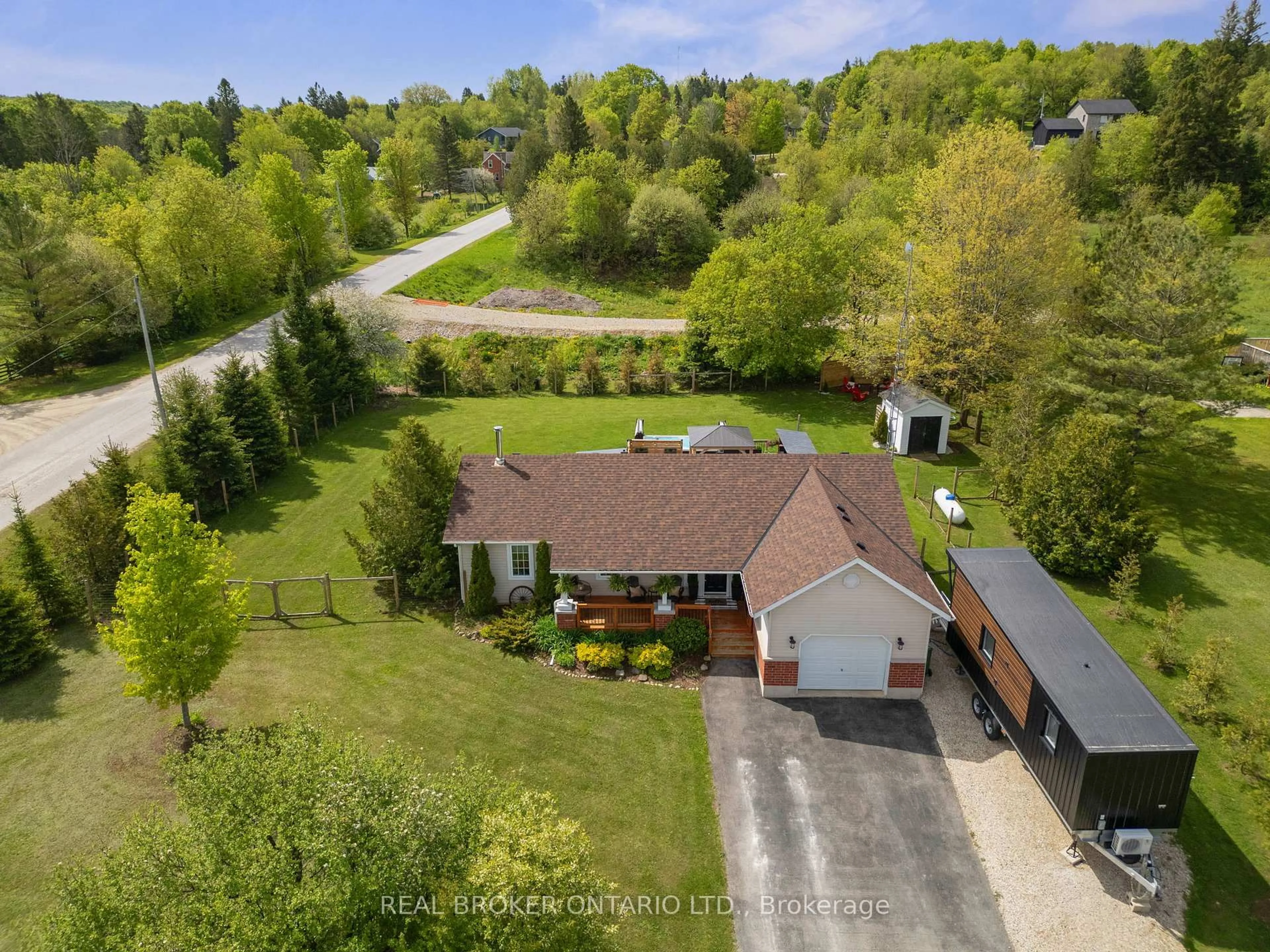A pic from outside/outdoor area/front of a property/back of a property/a pic from drone, unknown for 160 James St, Grey Highlands Ontario N0C 1K0