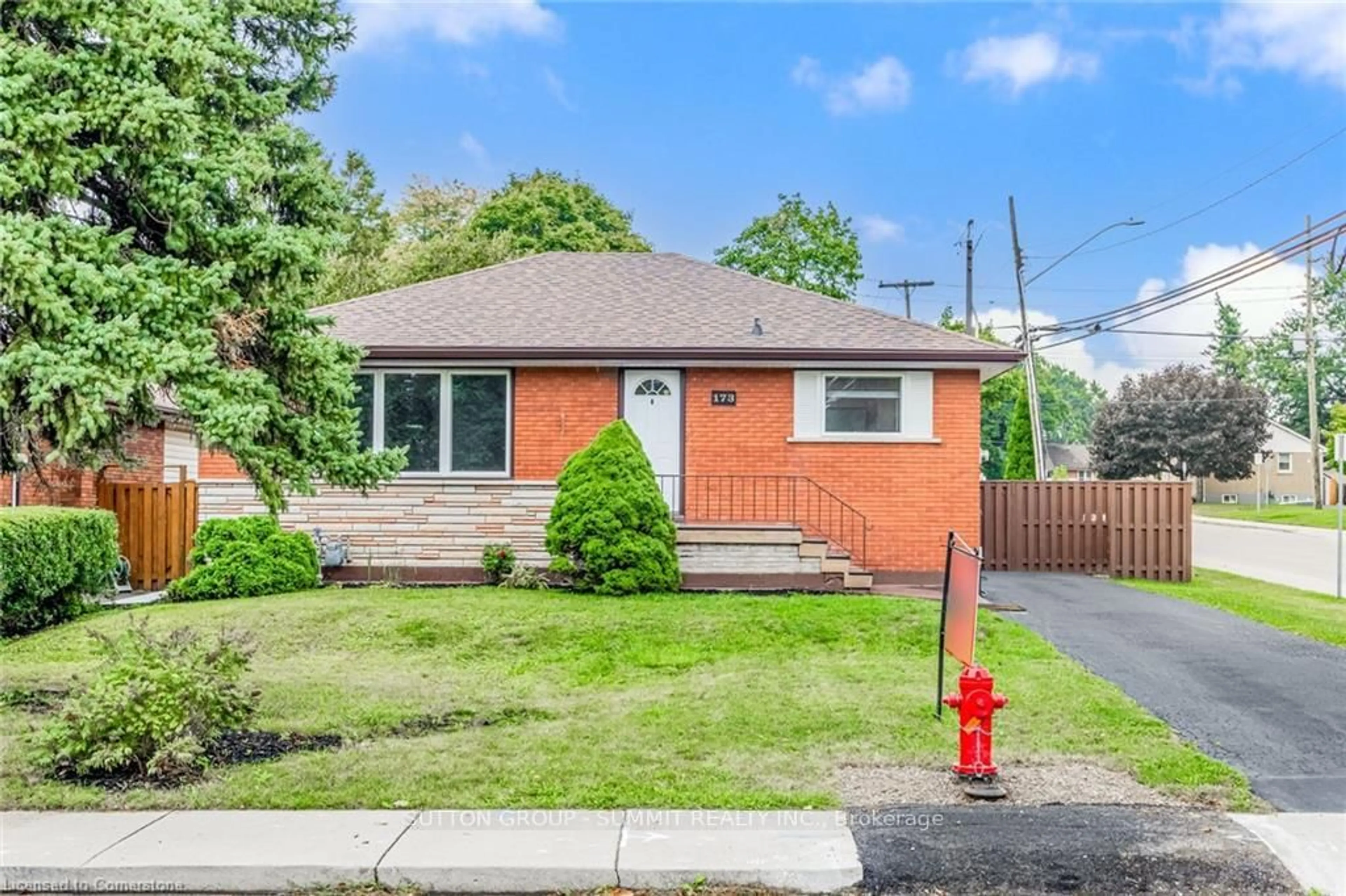 Home with brick exterior material, street for 173 West 32nd St, Hamilton Ontario L9C 5H1