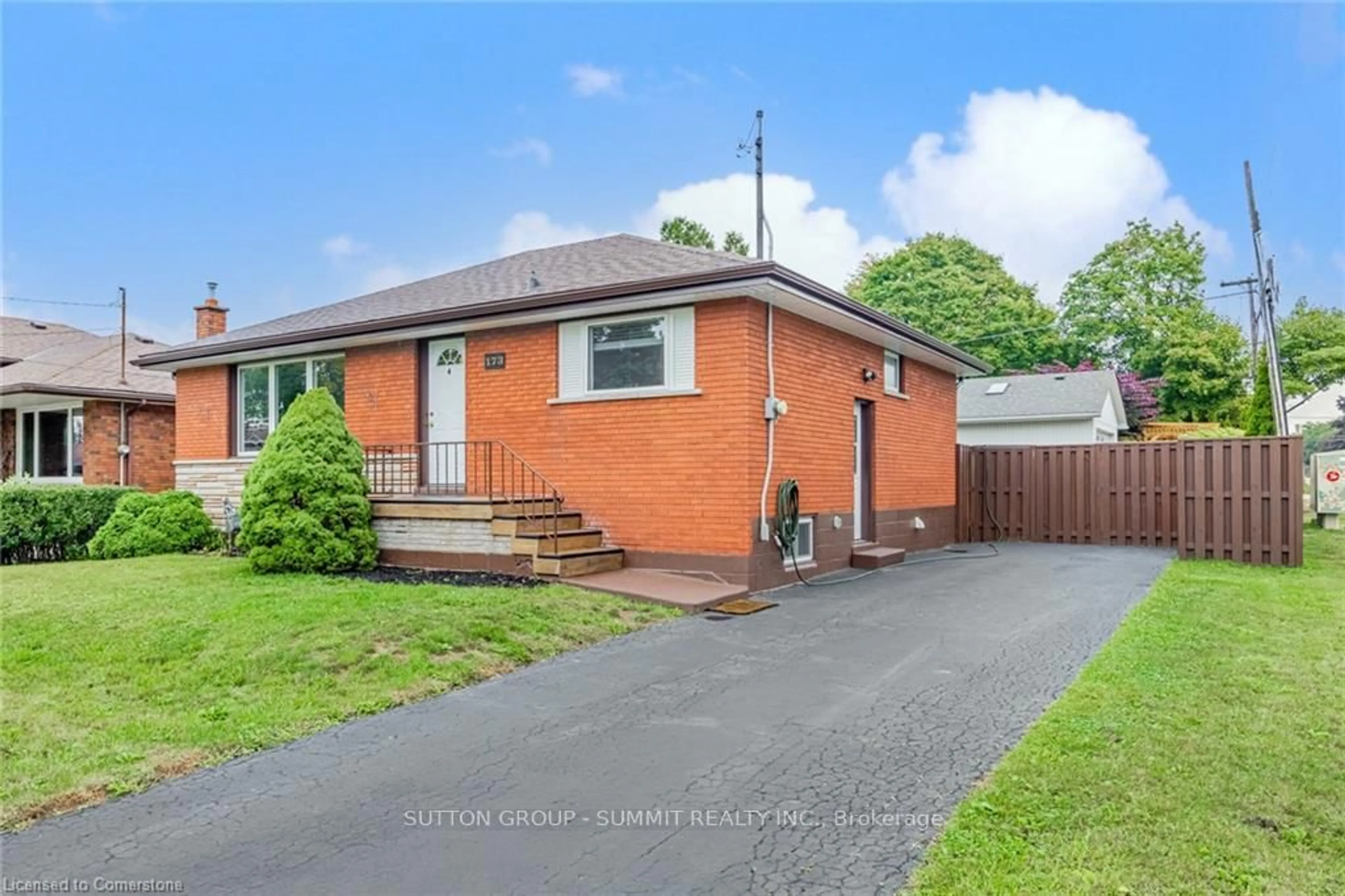 Home with brick exterior material, street for 173 West 32nd St, Hamilton Ontario L9C 5H1