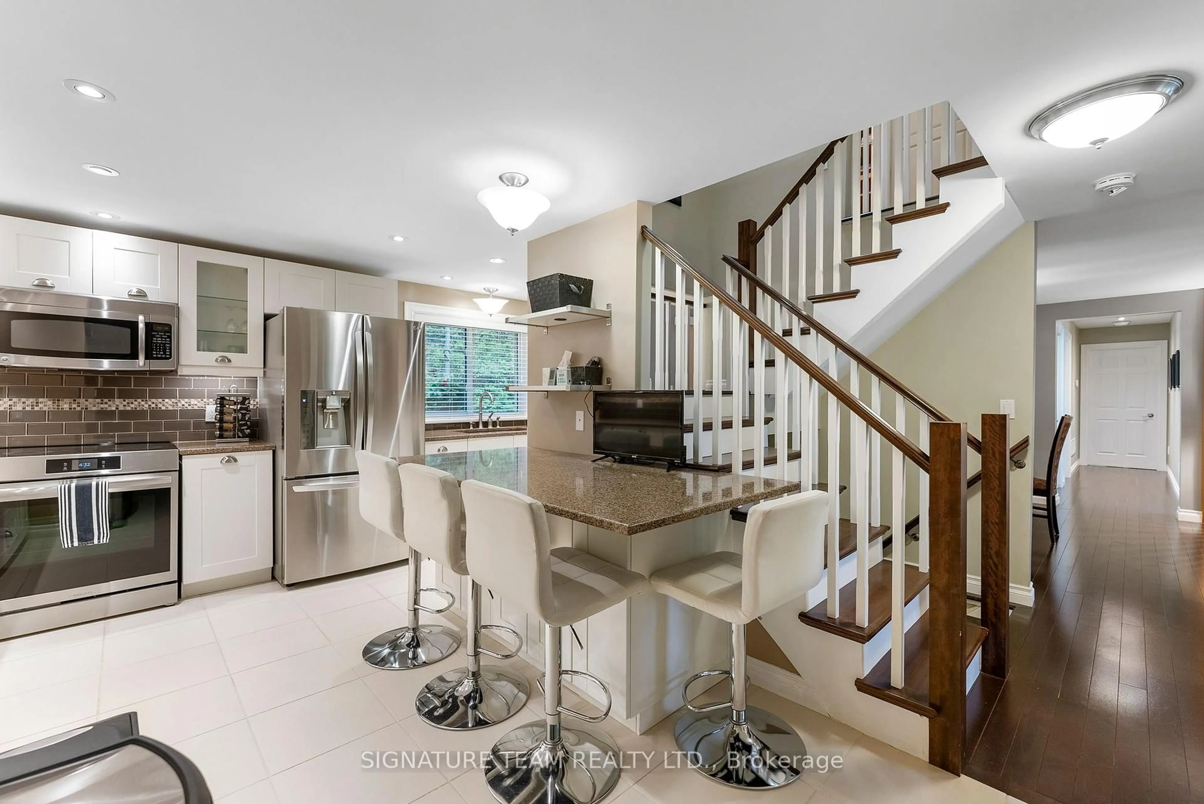Open concept kitchen, ceramic/tile floor for 585b Two Mile Tr, Pembroke Ontario K8A 6W3