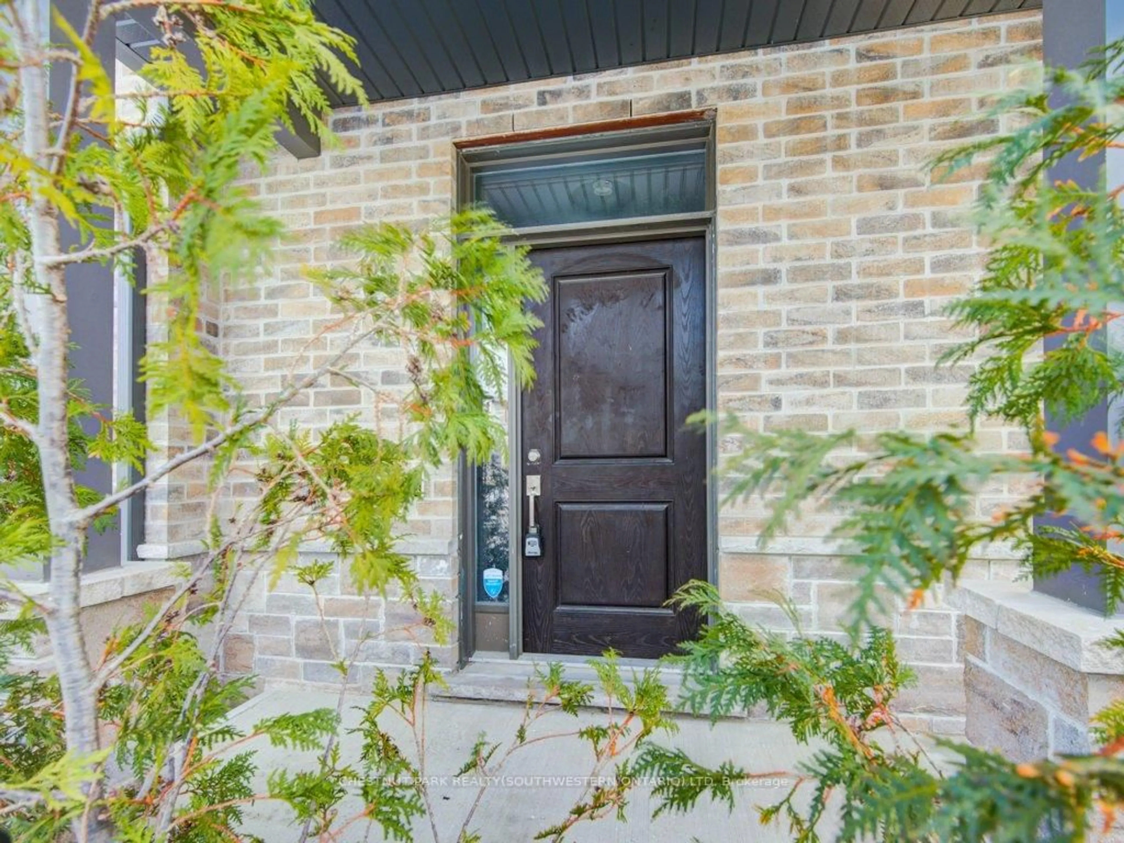 Indoor entryway for 745 Chelton Rd #62, London South Ontario N6M 0J1