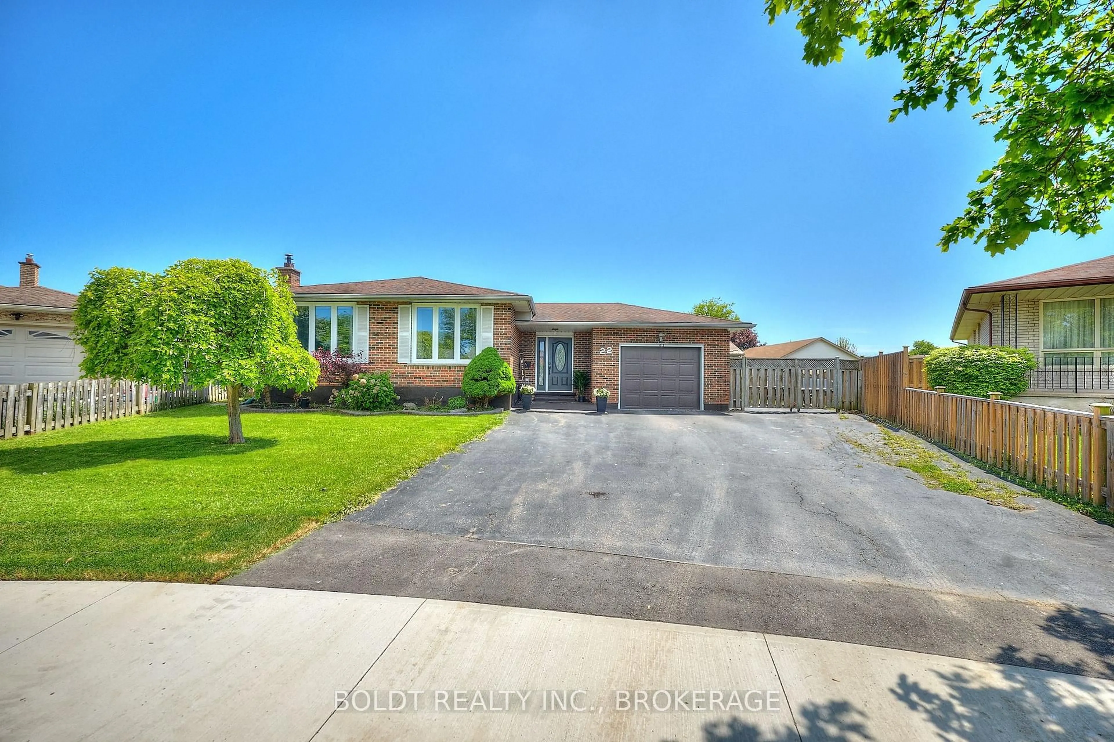 Home with brick exterior material, street for 22 Vega Crt, Welland Ontario L3C 5S9