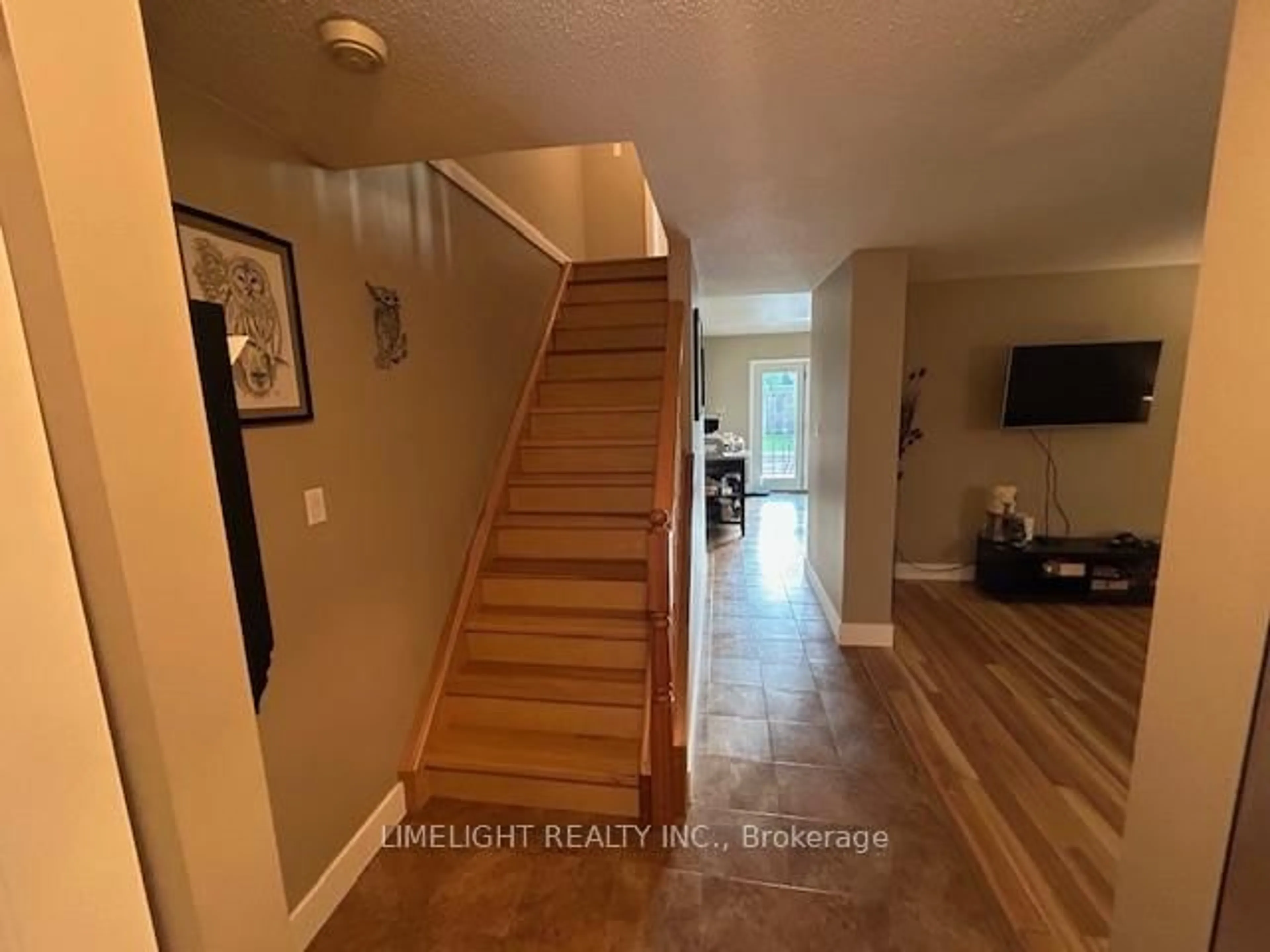 Unknown for 71 Erica Cres, London South Ontario N6E 3P5