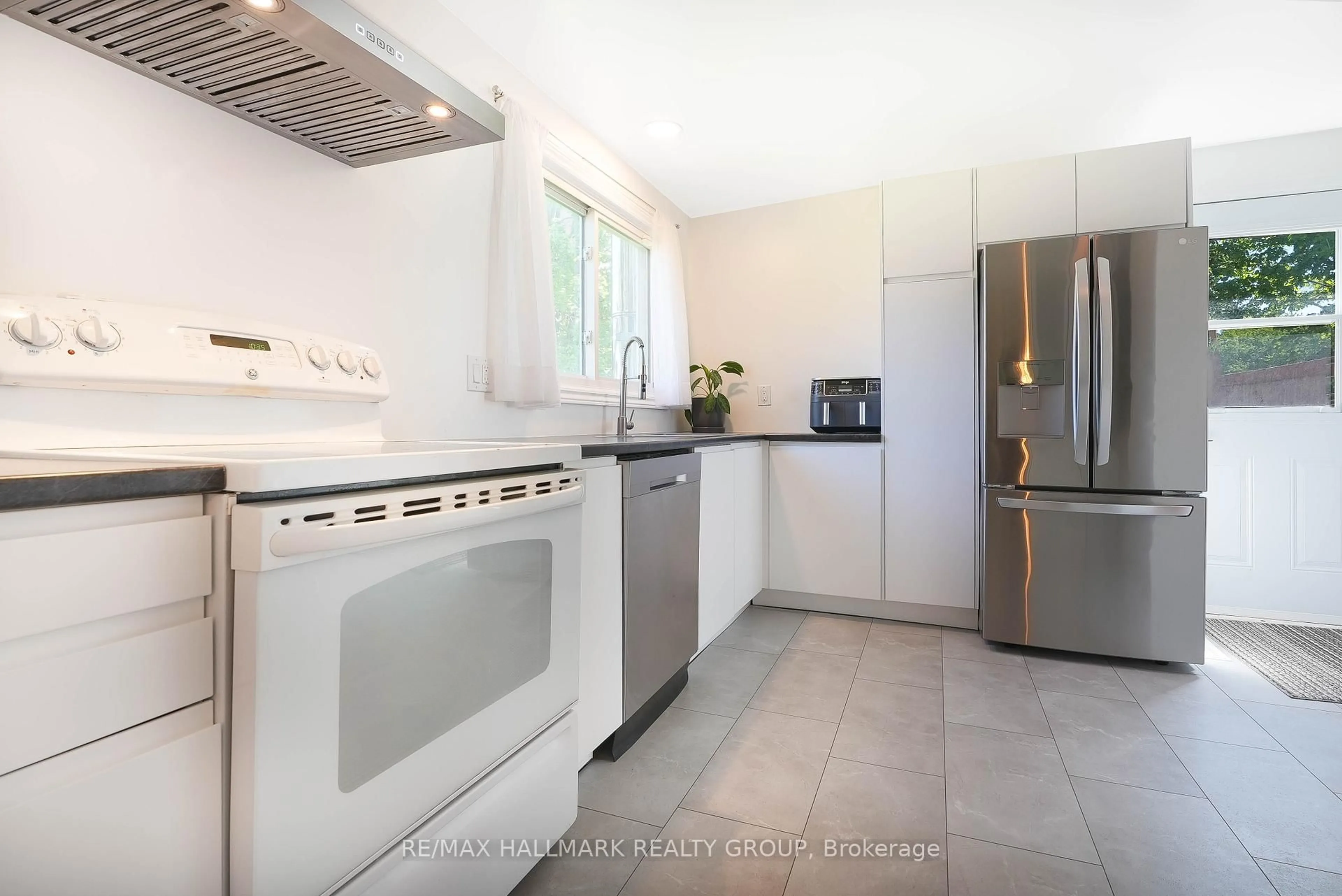 Unknown for 1853 Elmridge Dr, Ottawa Ontario K1J 6R8