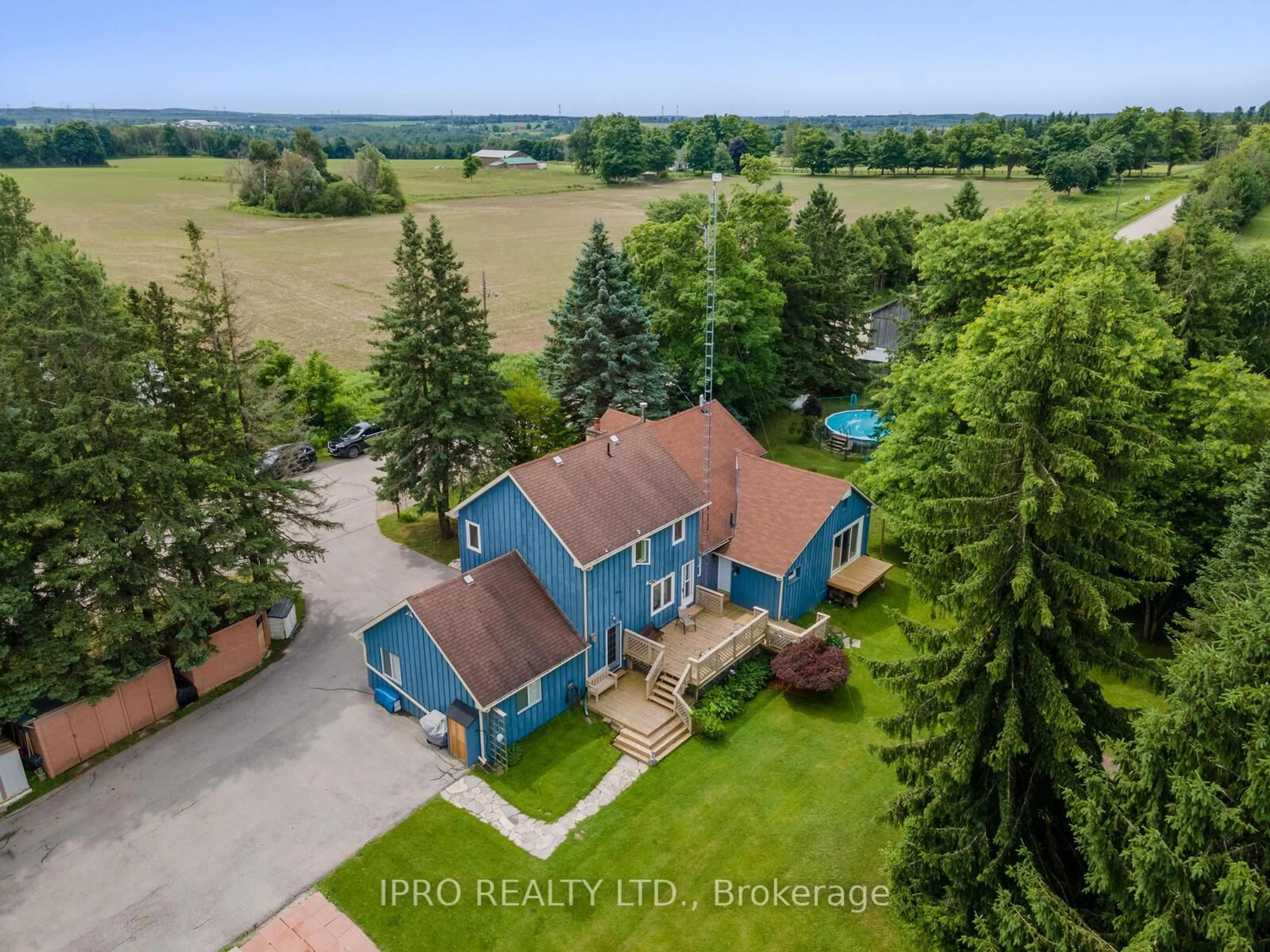 A pic from outside/outdoor area/front of a property/back of a property/a pic from drone, unknown for 9206 Sideroad 17 Rd, Erin Ontario N0B 1Z0