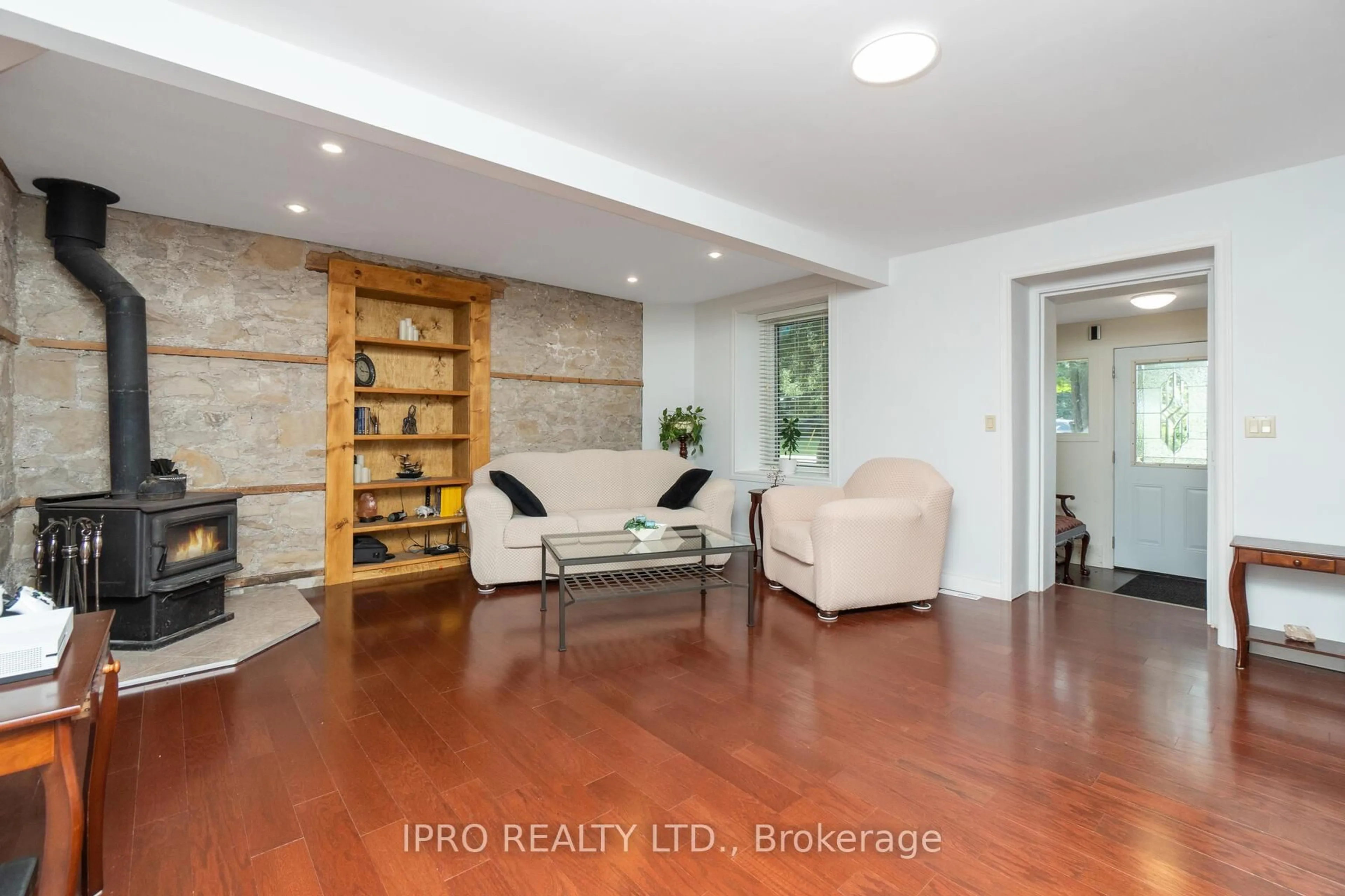 Unknown for 9206 Sideroad 17 Rd, Erin Ontario N0B 1Z0