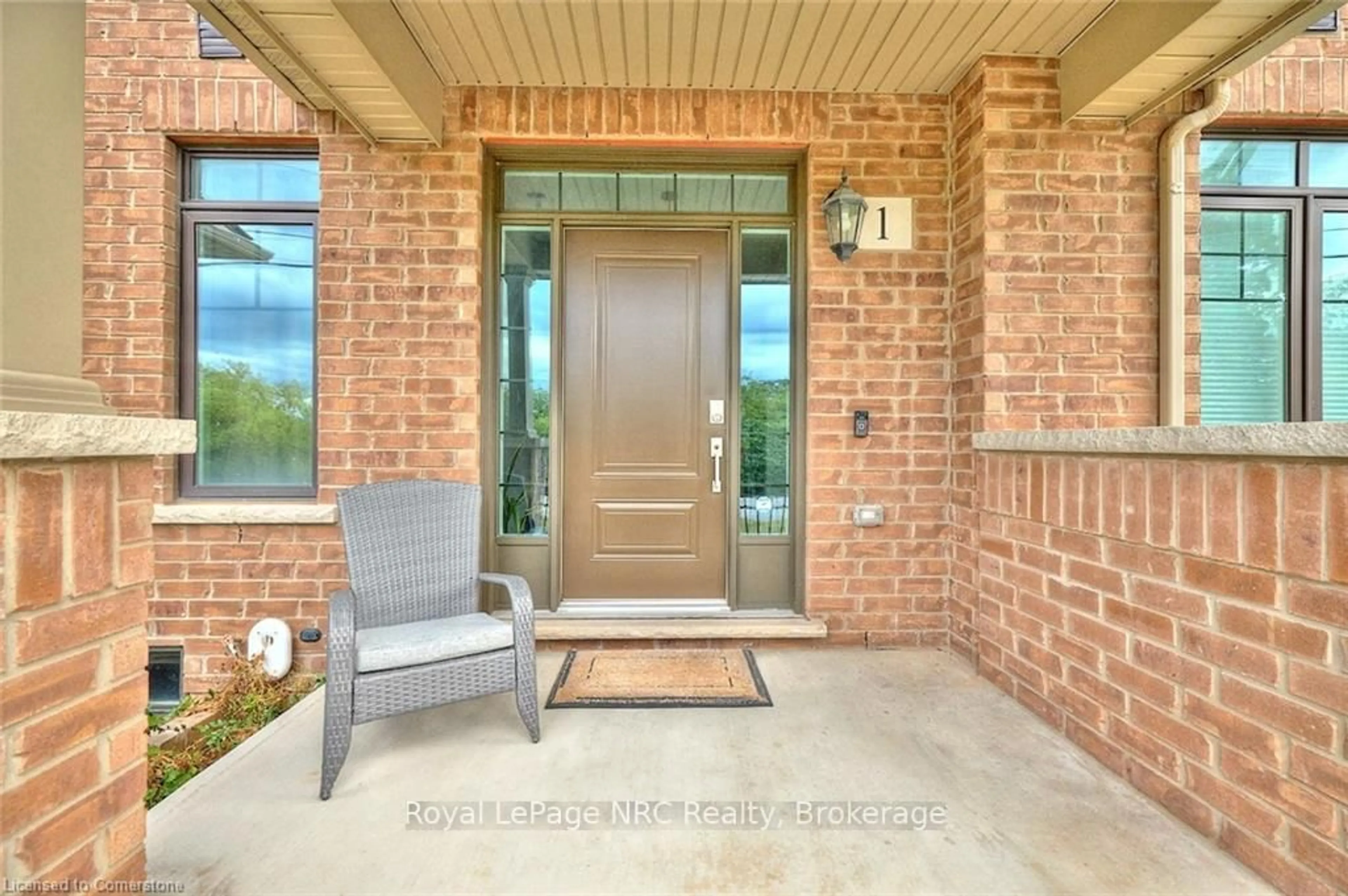 Indoor entryway for 288 Glover Rd #41, Hamilton Ontario L8E 5H6