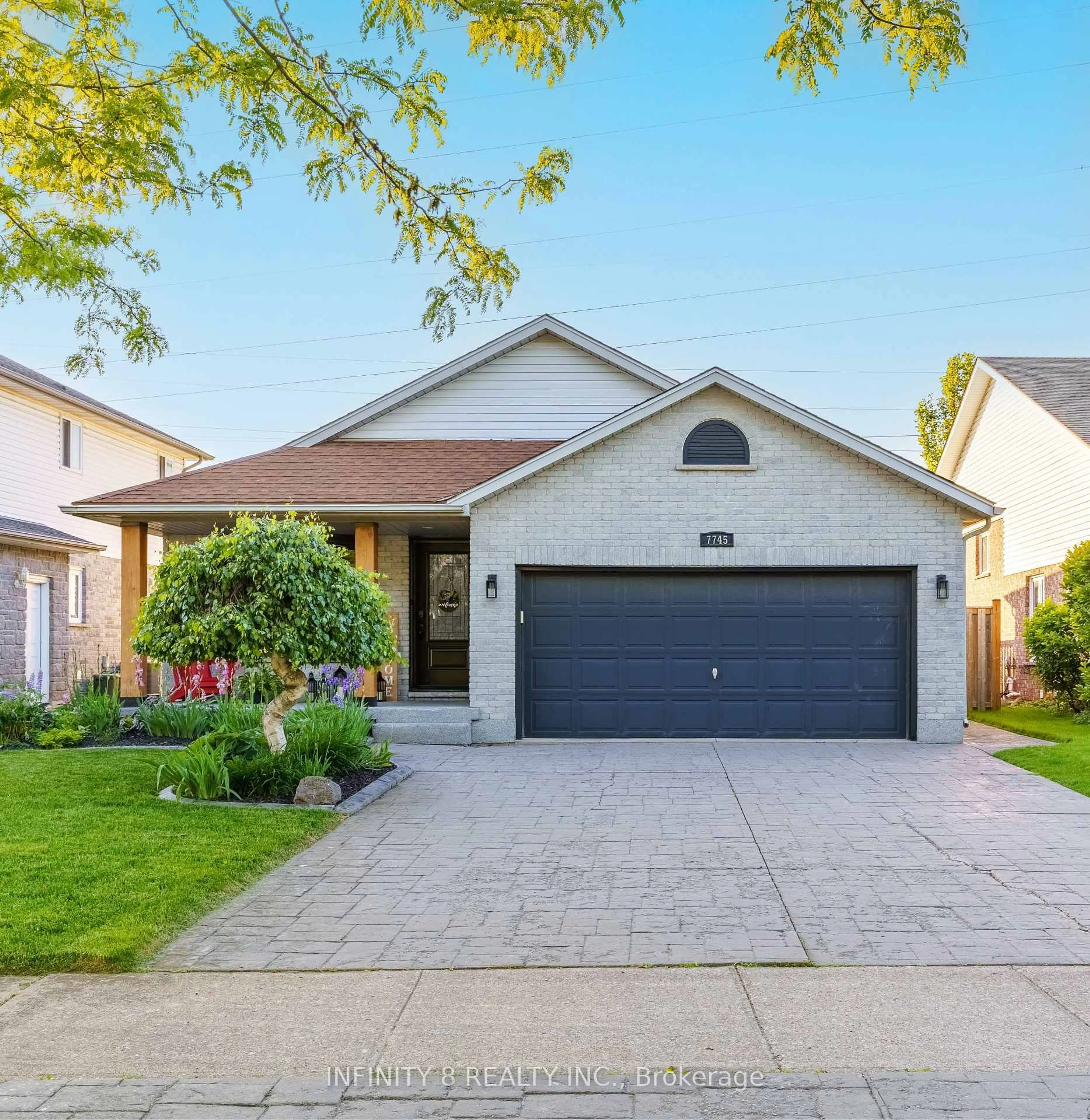 Home with vinyl exterior material, street for 7745 Bishop Ave, Niagara Falls Ontario L2H 3G2