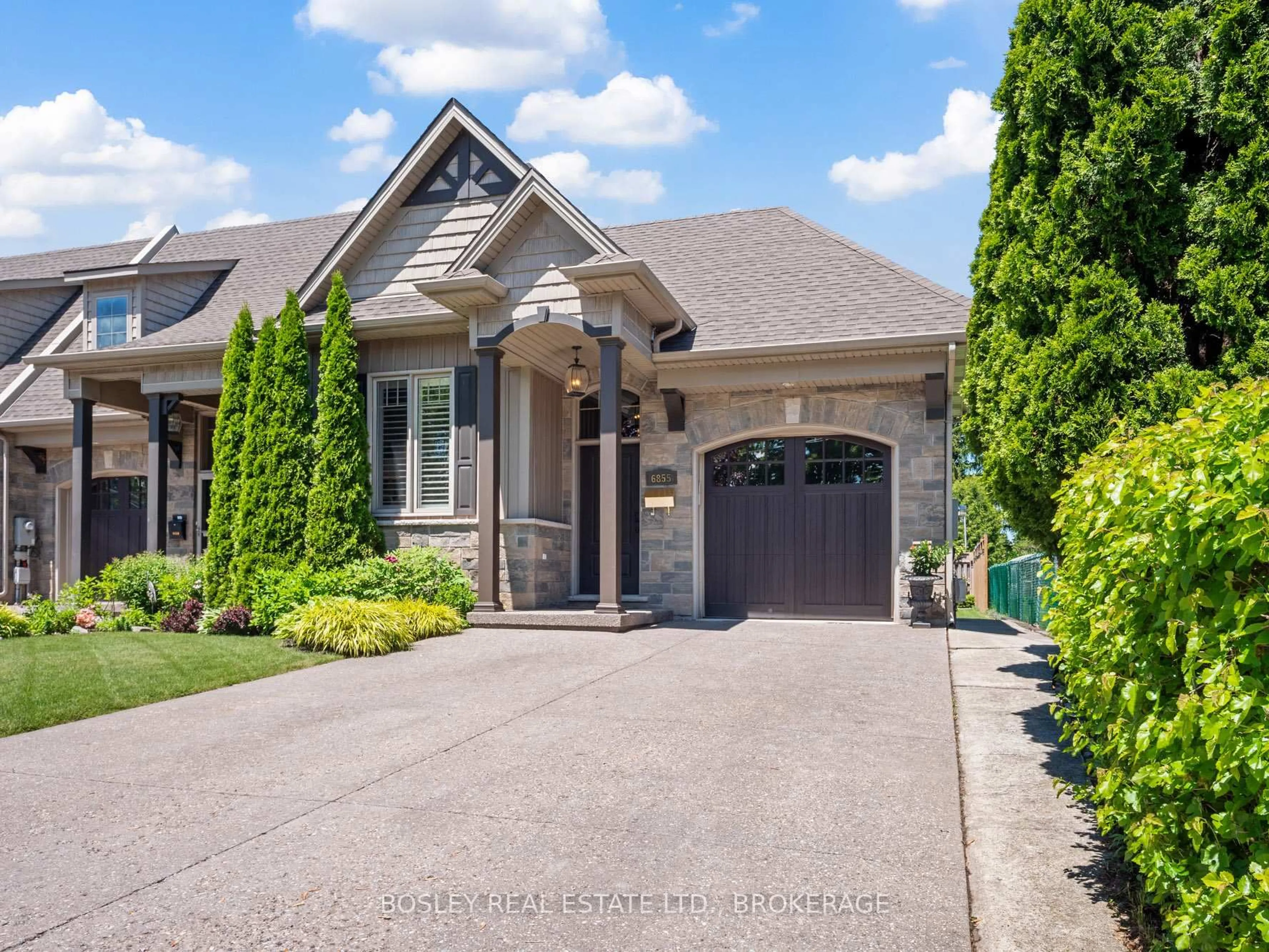 Home with brick exterior material, street for 6855 Freeman St, Niagara Falls Ontario L2E 5T8