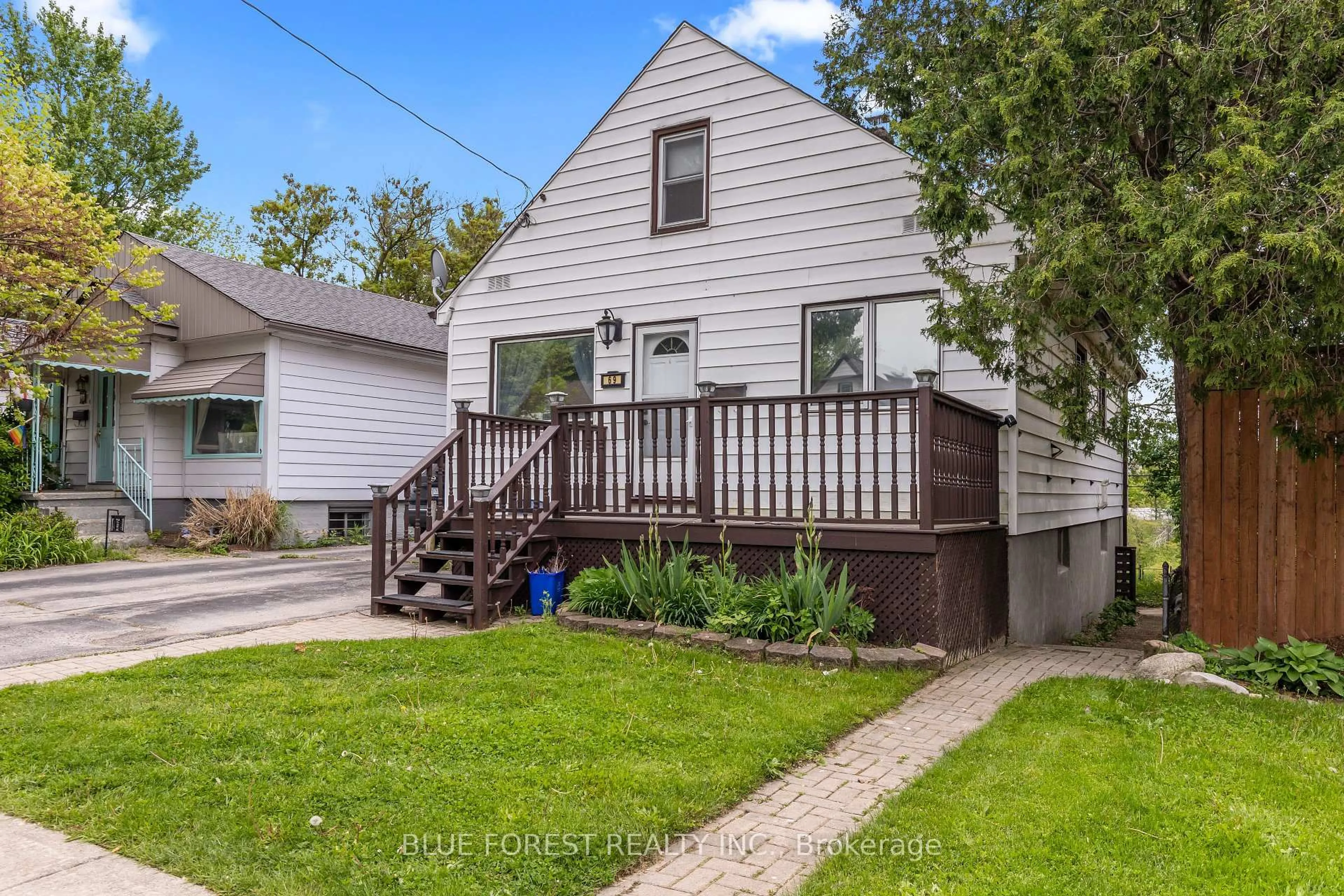 Home with vinyl exterior material, street for 69 CONNAUGHT Ave, London East Ontario N5Y 3A5