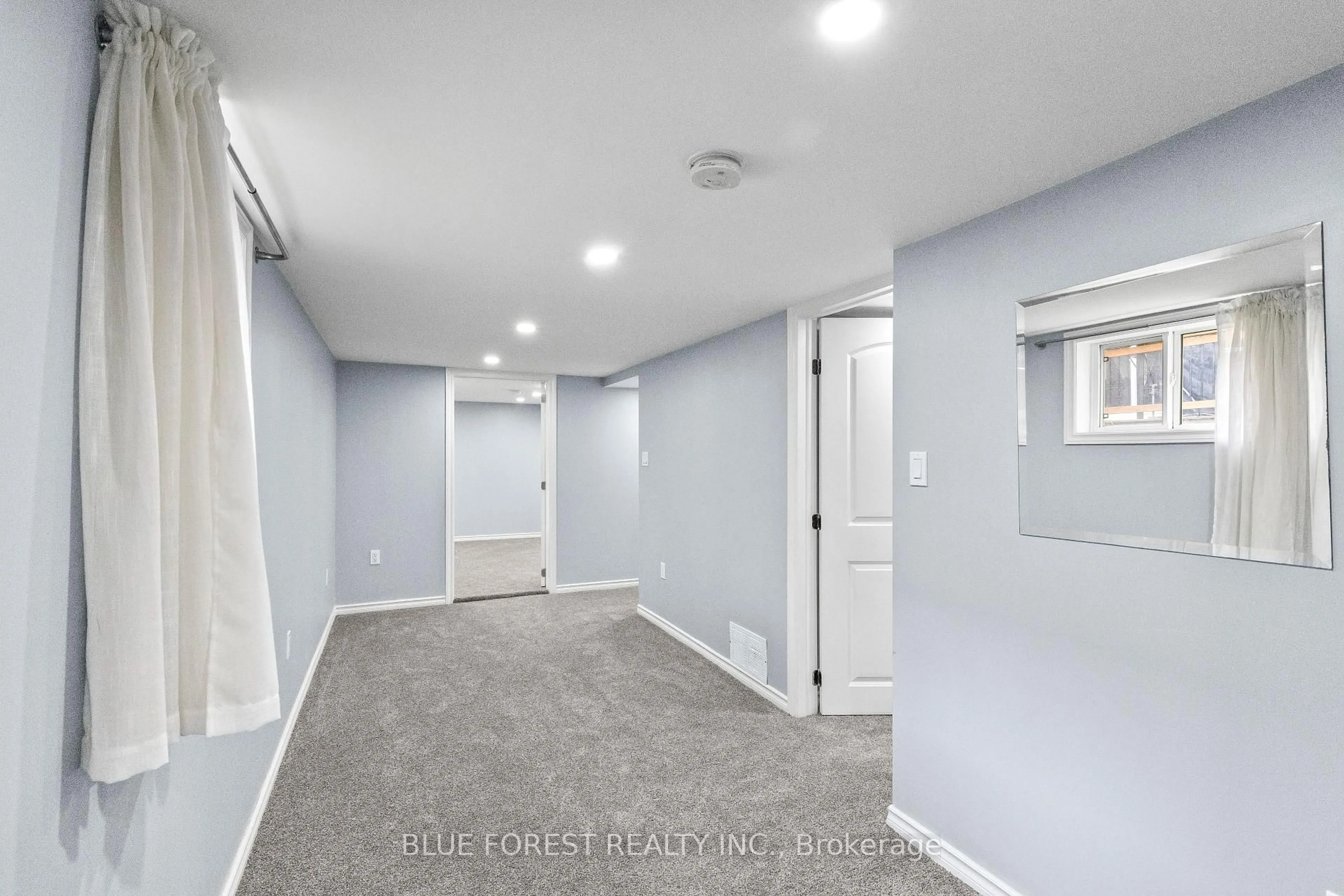 A pic of a room for 69 CONNAUGHT Ave, London East Ontario N5Y 3A5