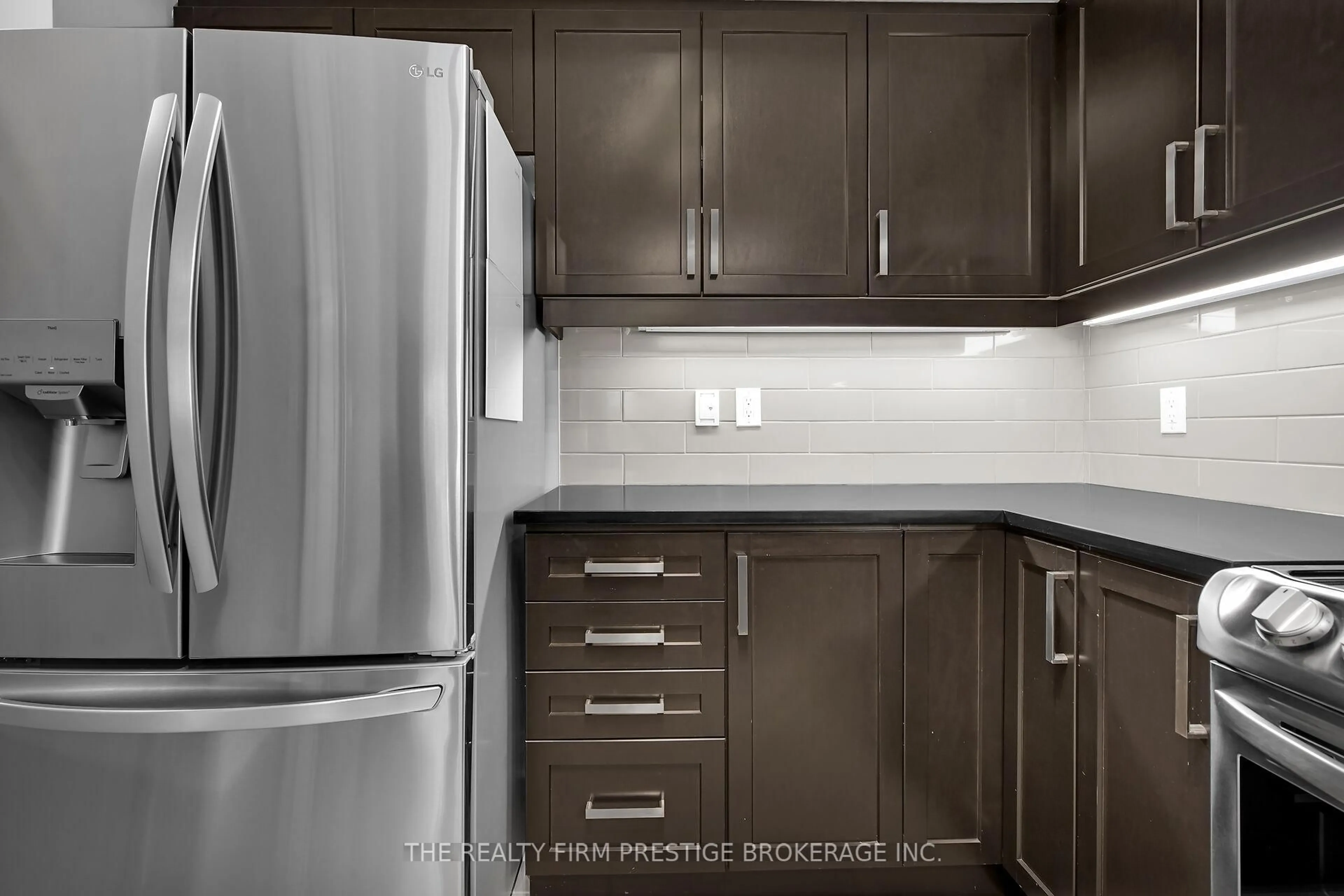 Standard kitchen, unknown for 89 Ridout St #102, London South Ontario N6C 3X2