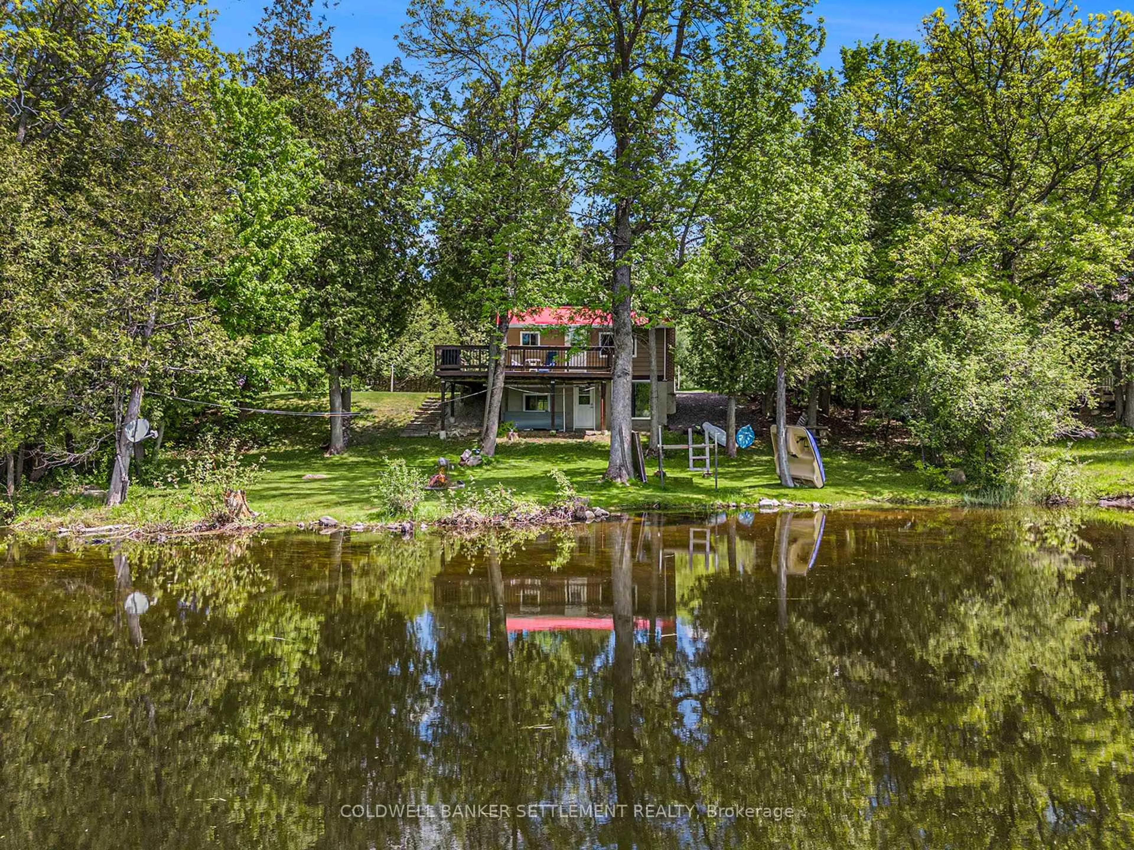 A pic from outside/outdoor area/front of a property/back of a property/a pic from drone, water/lake/river/ocean view for 142 Heron Dr, Lanark Ontario K0G 1K0