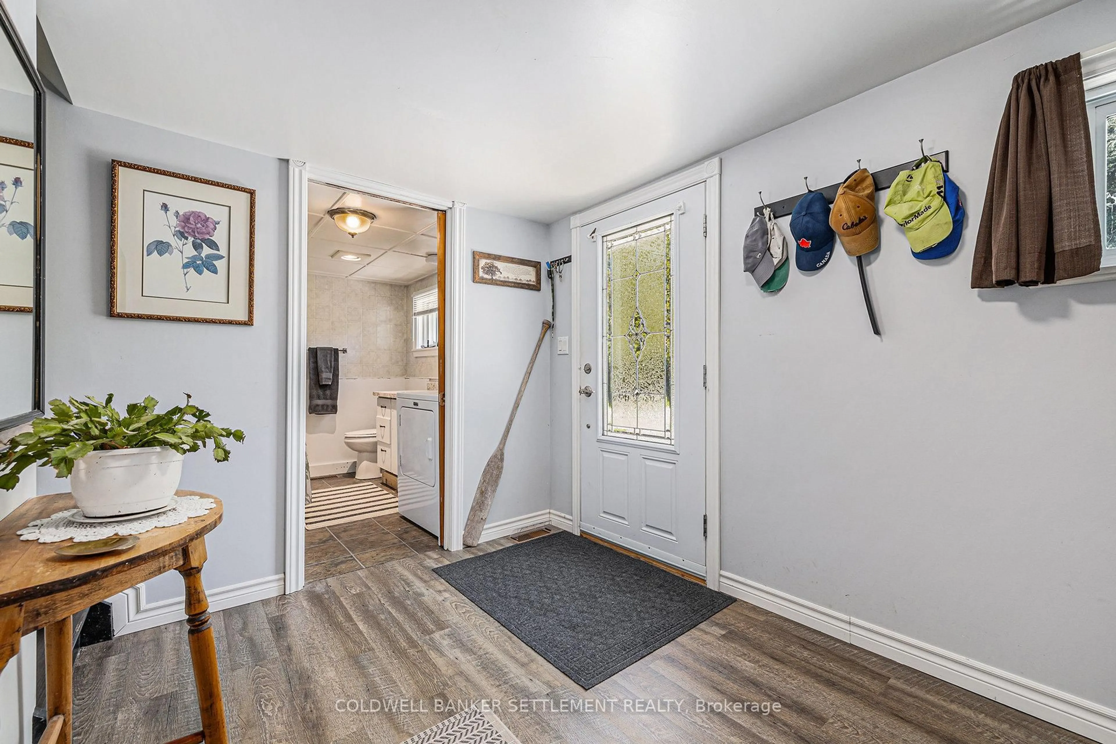 Indoor entryway for 142 Heron Dr, Lanark Ontario K0G 1K0