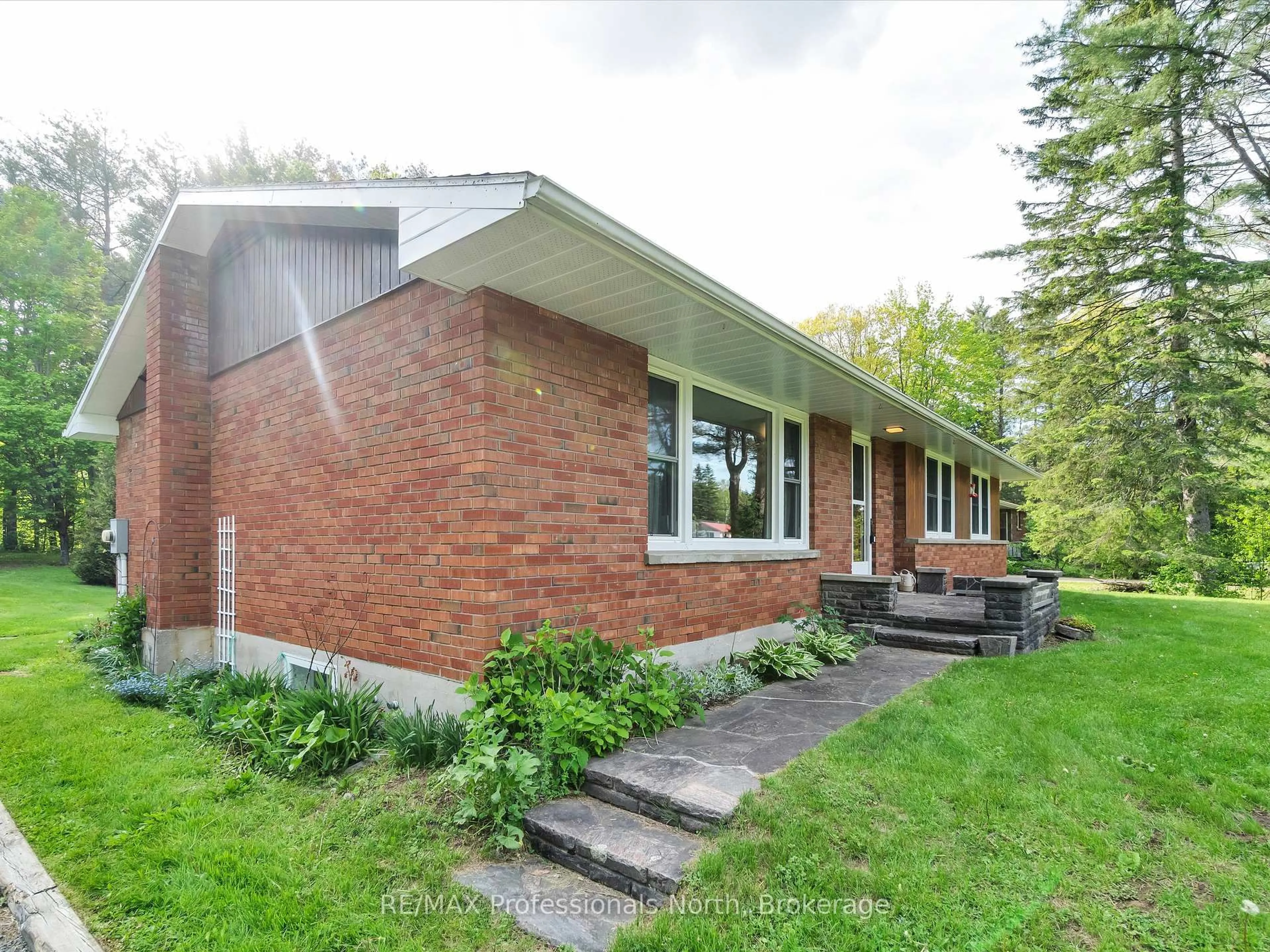Home with brick exterior material, street for 1166 Manitoba St, Bracebridge Ontario P1L 0K8