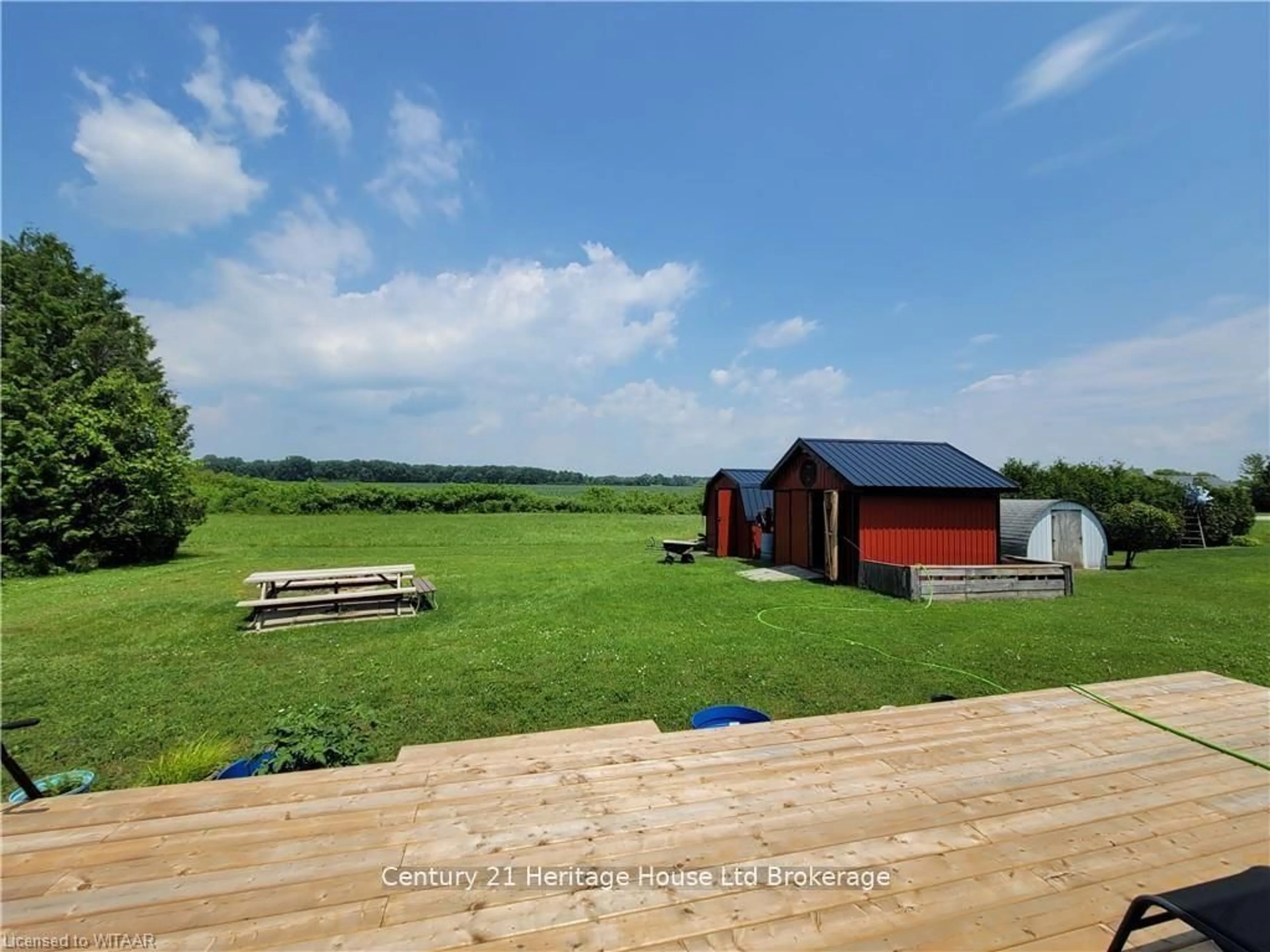 A pic from outside/outdoor area/front of a property/back of a property/a pic from drone, water/lake/river/ocean view for 253 TALBOT St, Norfolk Ontario N0J 1E0