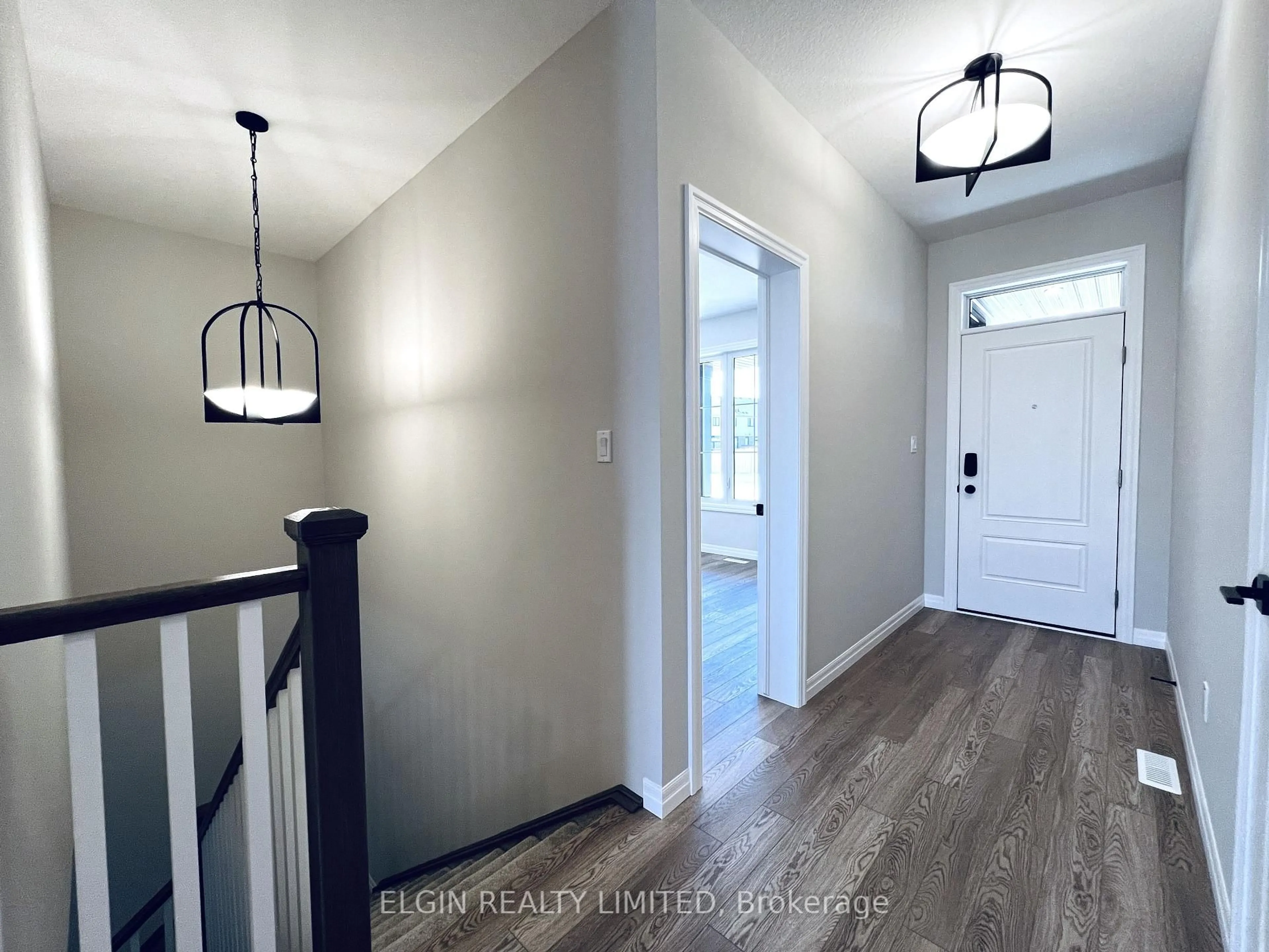 Indoor entryway for 9 Dunning Way, St. Thomas Ontario N5R 0P7