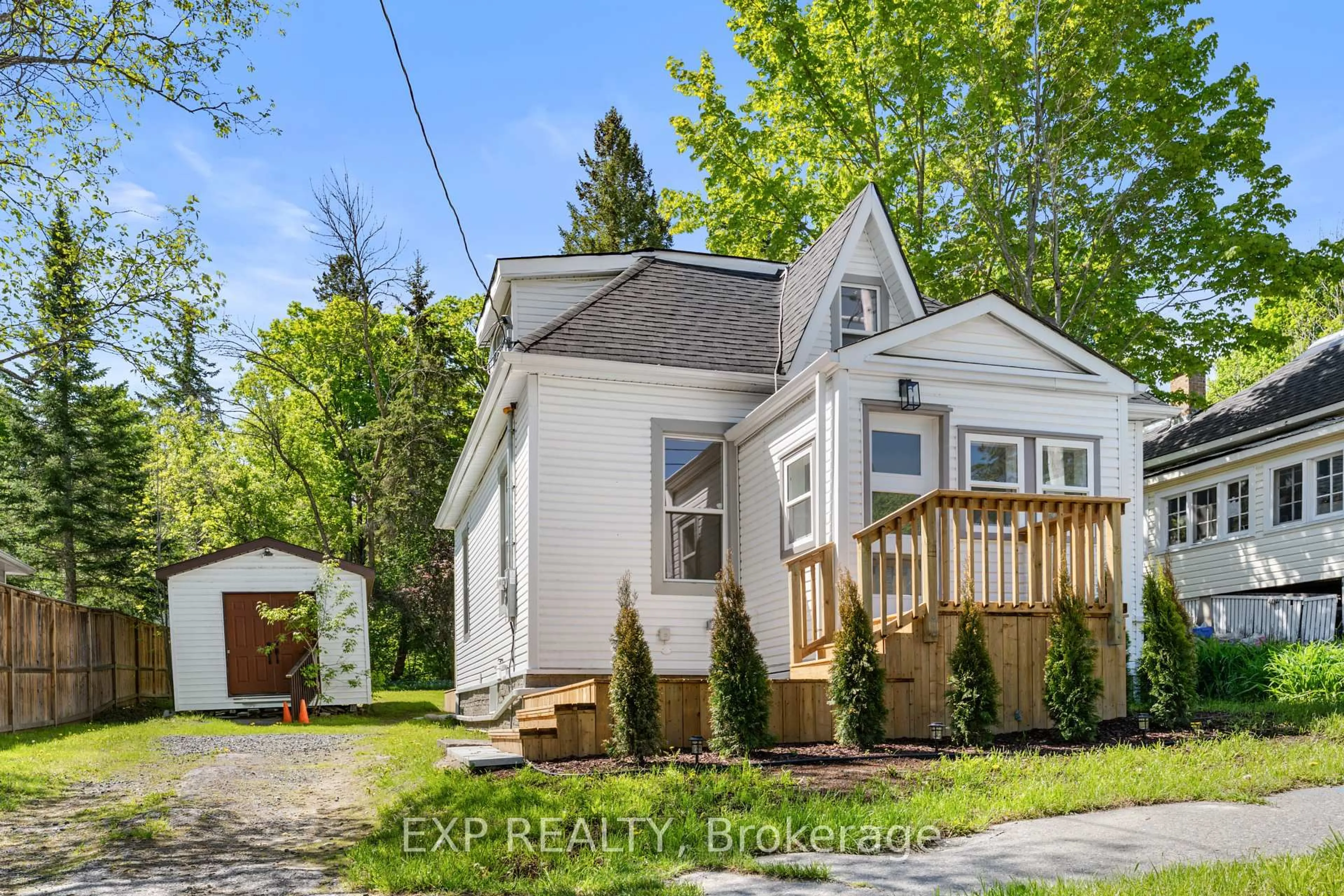 Unknown for 15 Duncan St, Huntsville Ontario P1H 1P6