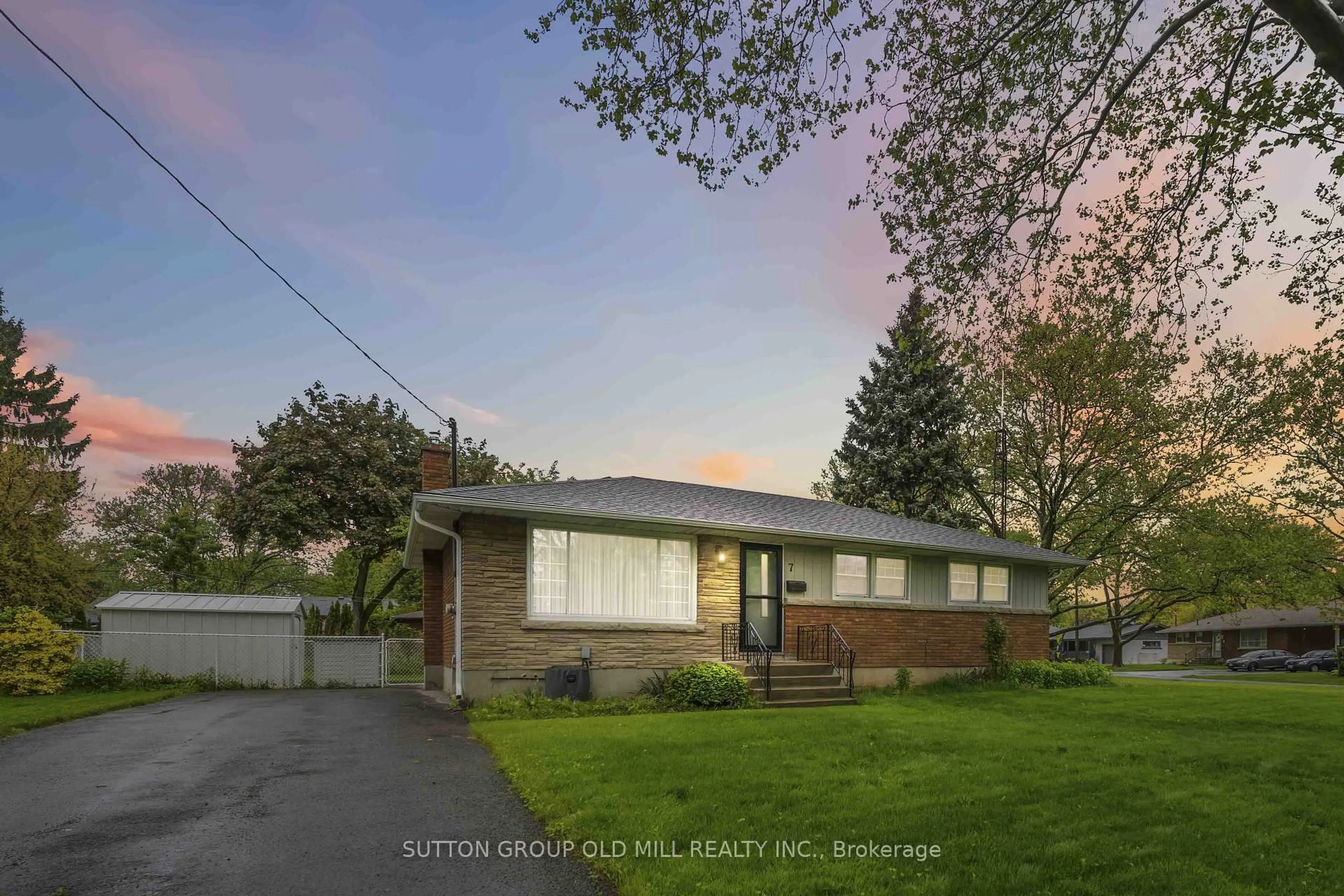 Unknown for 7 Harper St, St. Catharines Ontario L2M 2X2