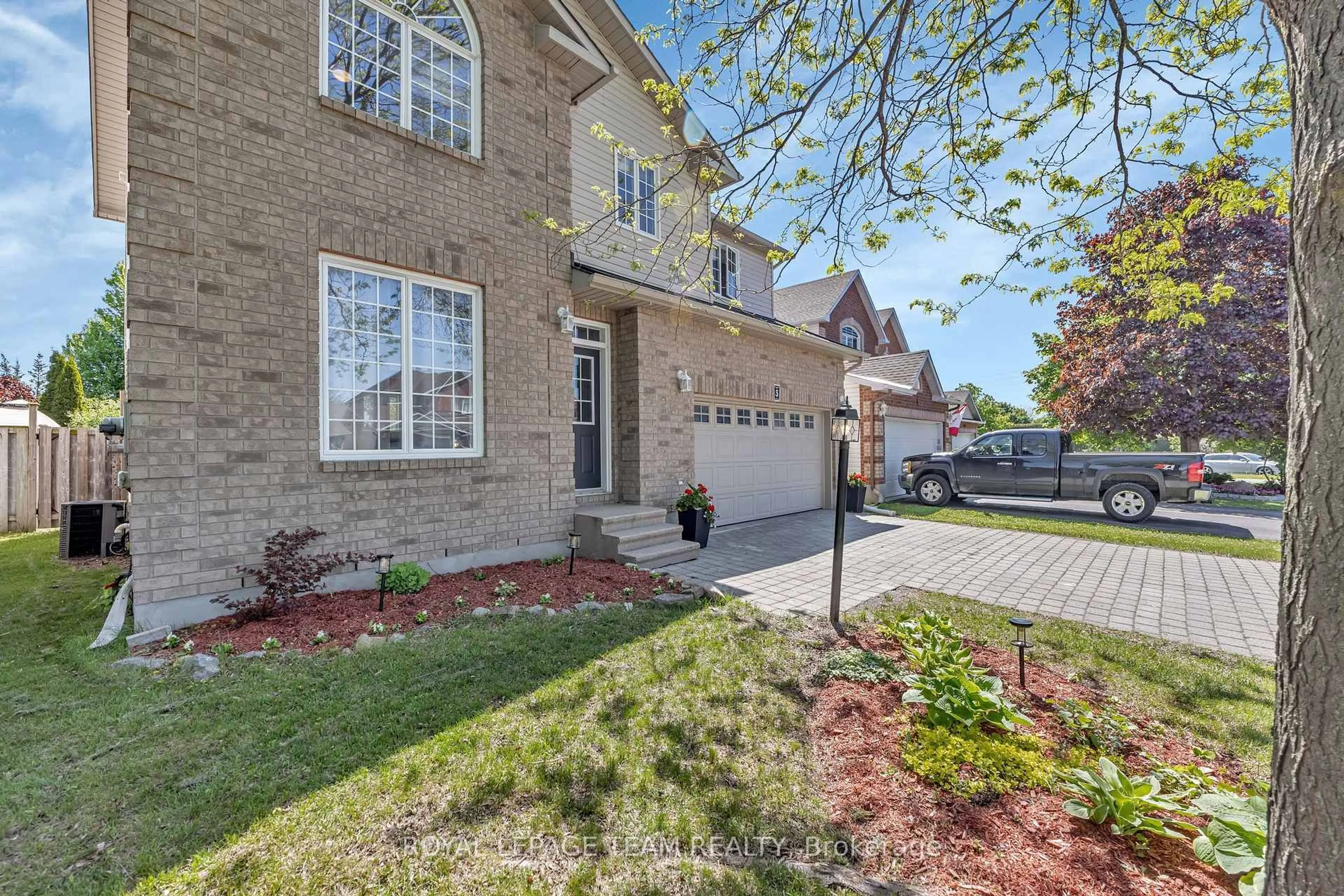 Home with brick exterior material, street for 5 Sundew Crt, Stittsville Ontario K2S 1Z5