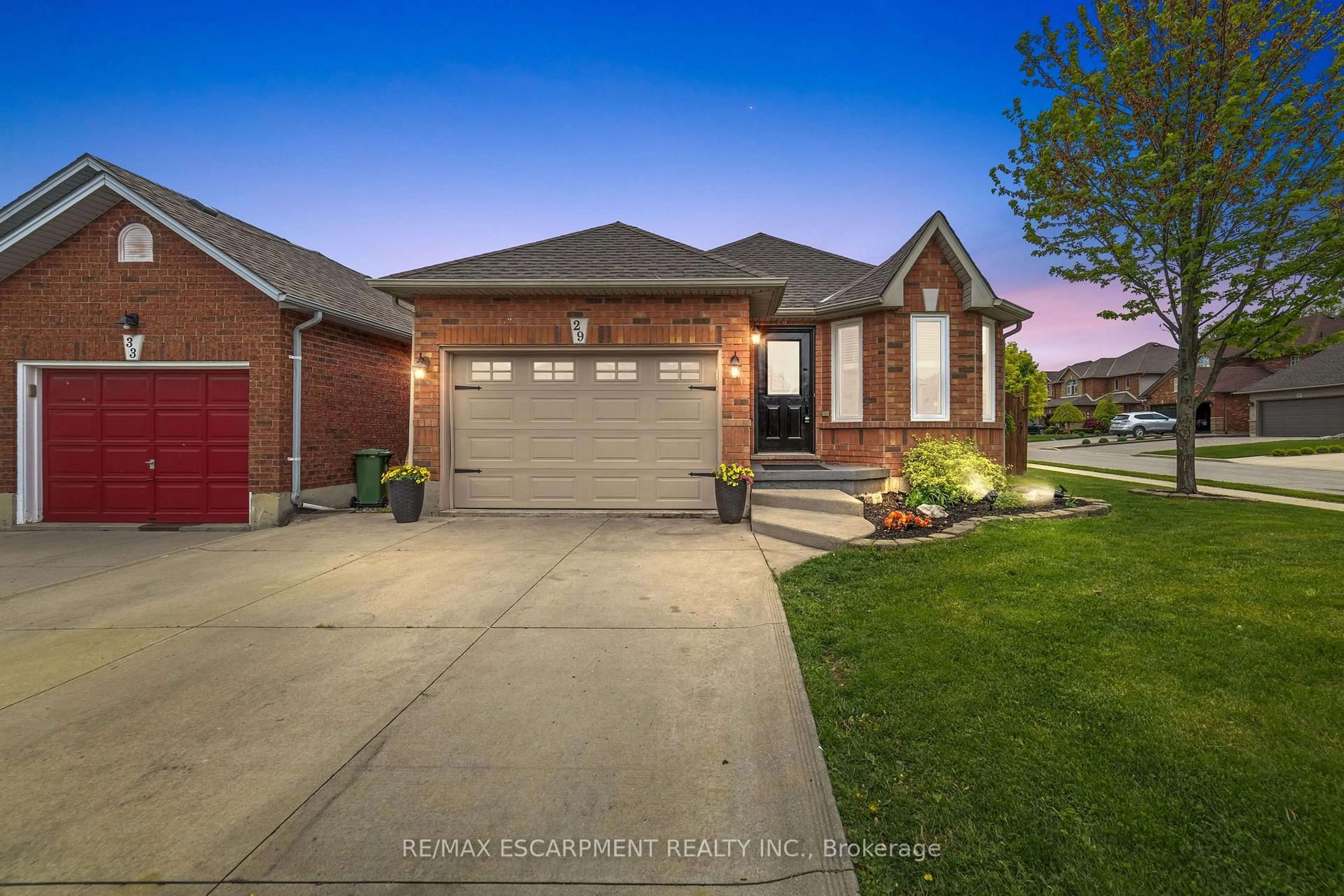 Home with brick exterior material, street for 29 Briarose Pl, Hamilton Ontario L9C 7V2
