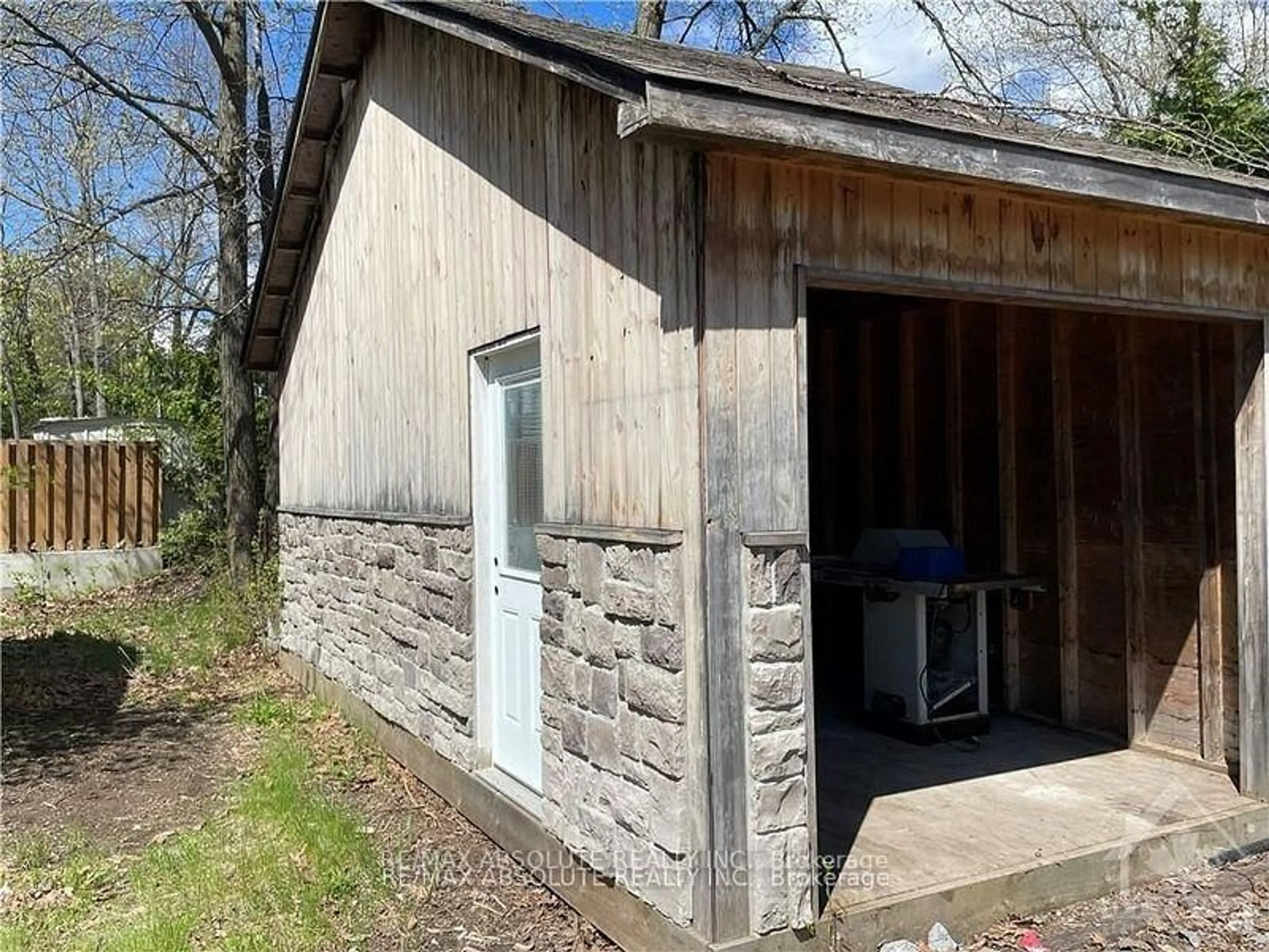 Shed for 755 BAYVIEW Dr, Ottawa Ontario K0A 3M0