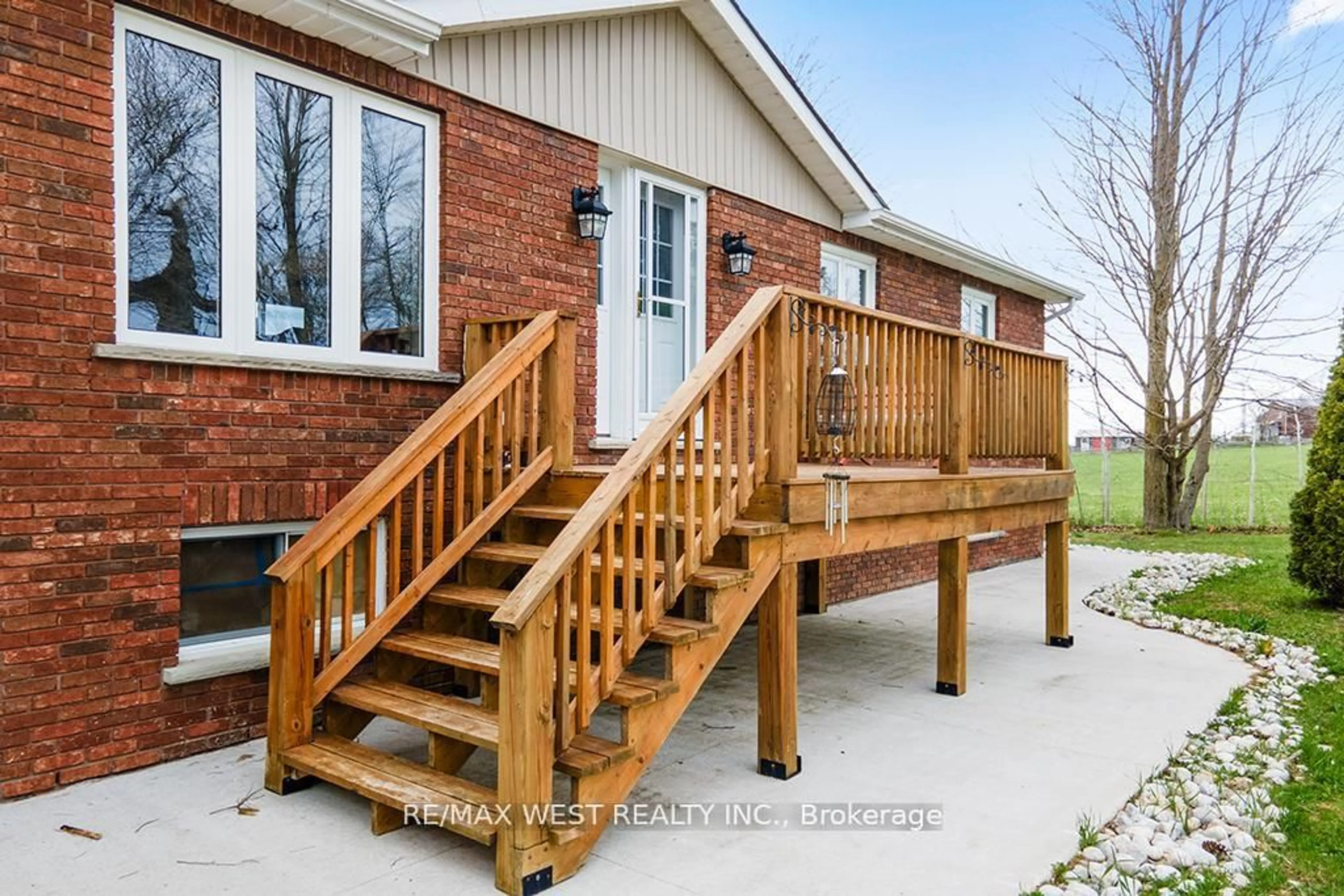 Patio, street for 783255 County Rd 9 Rd, Melancthon Ontario L9V 2P8