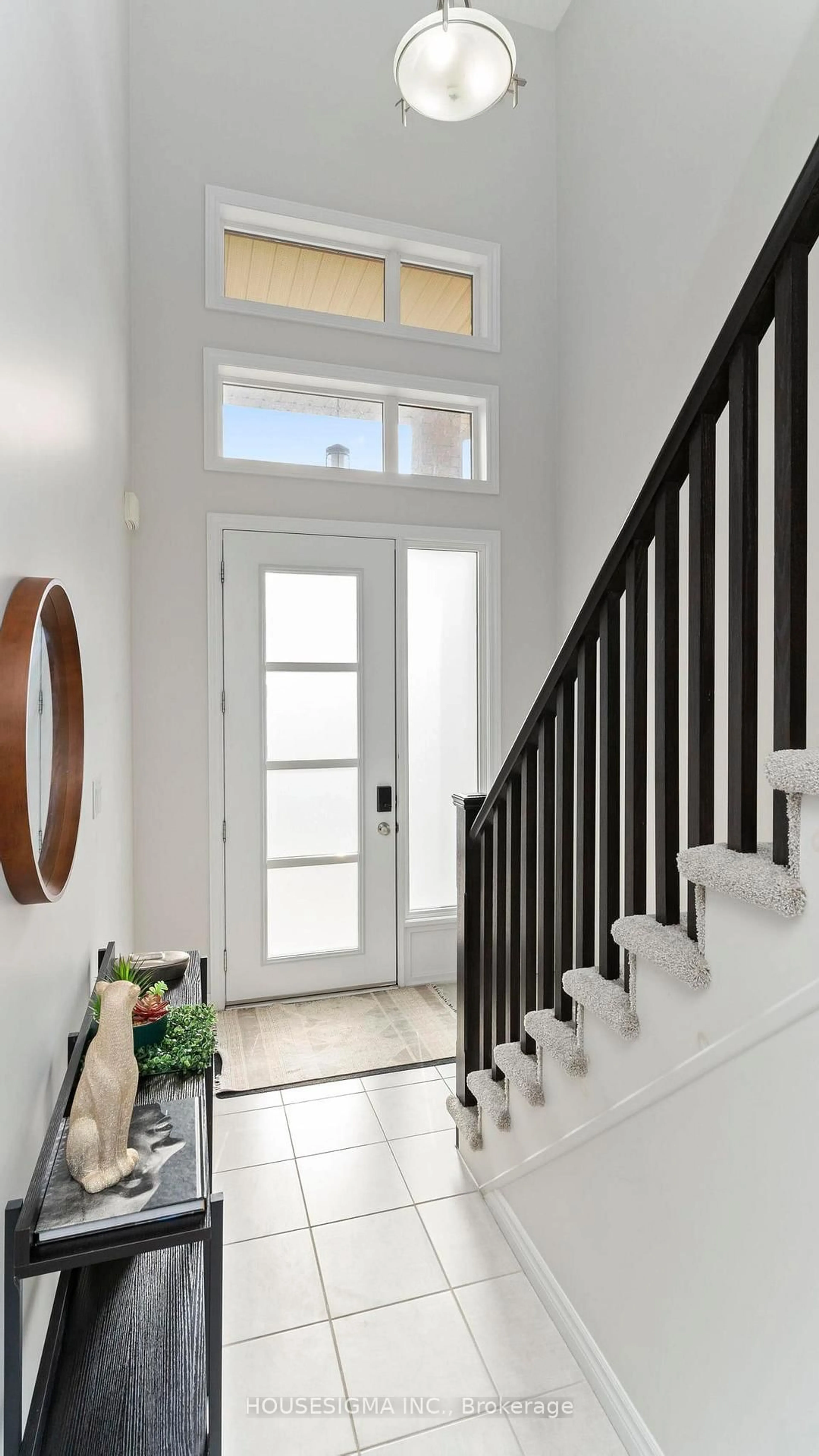 Indoor entryway for 1754 Aukett Dr, London North Ontario N5X 0N1