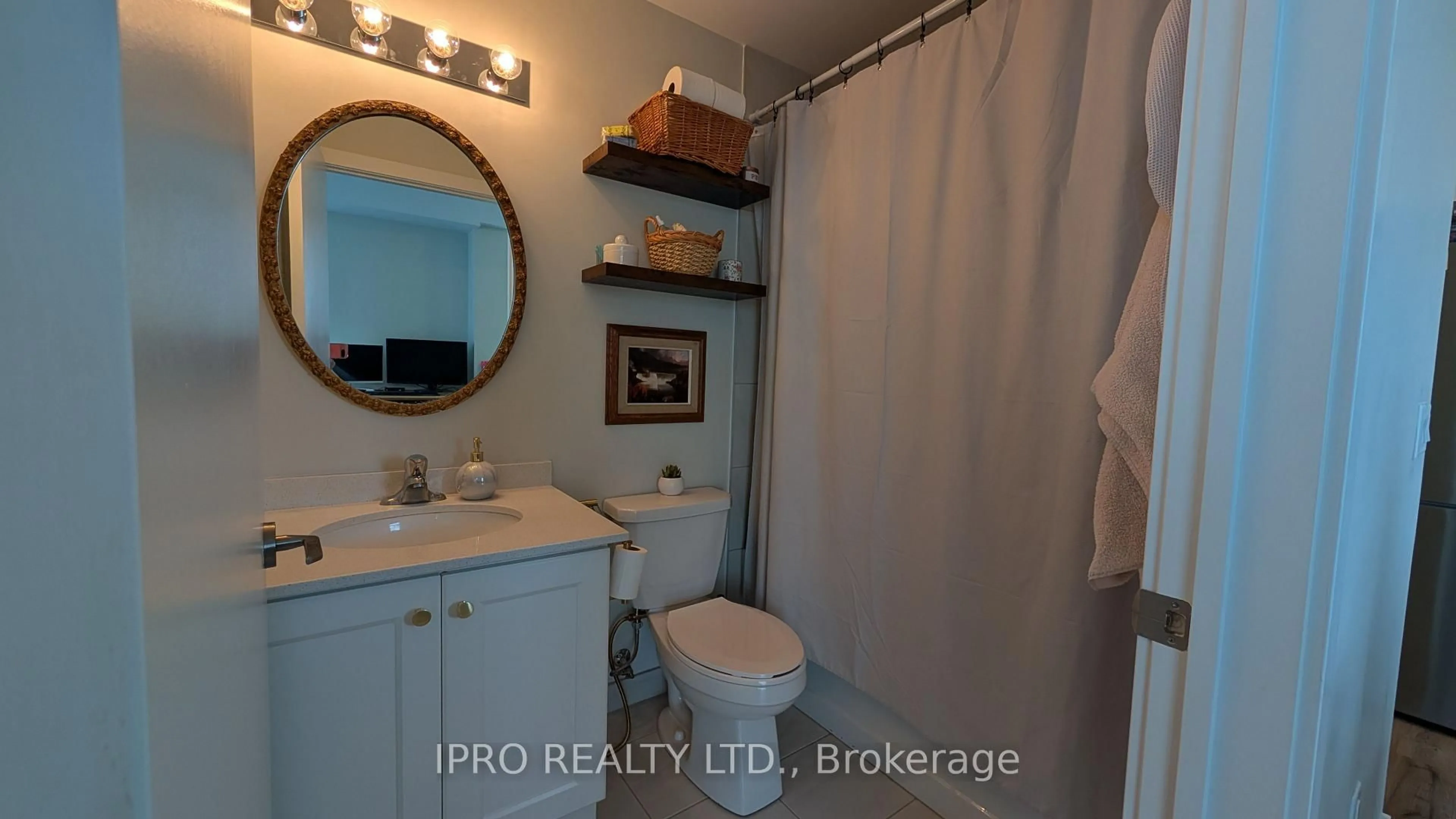 Standard bathroom, ceramic/tile floor for 600 North Service Rd #222, Hamilton Ontario L8E 0L2