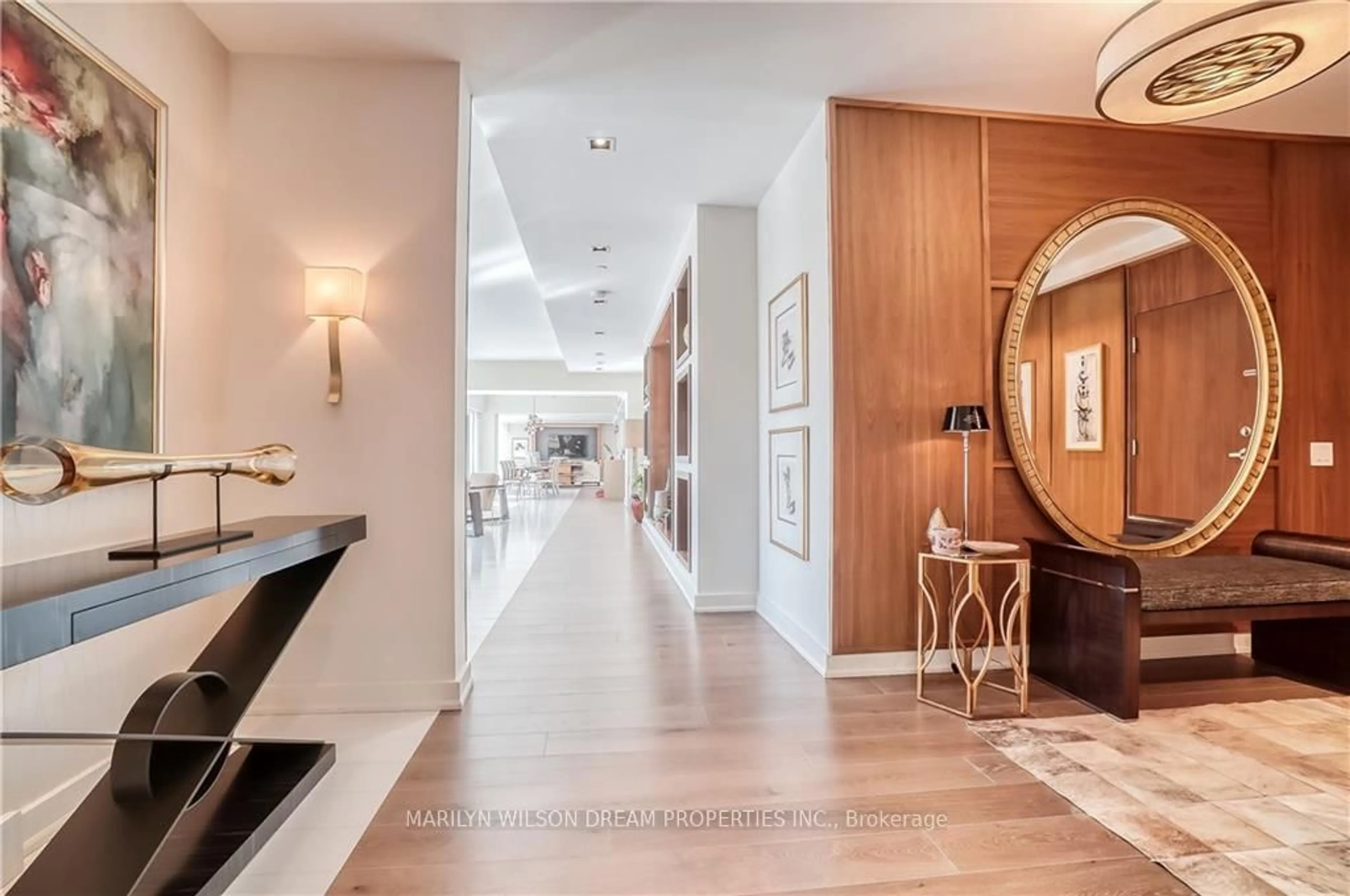 Indoor foyer for 90 George St #1701, Ottawa Ontario K1N 0A8
