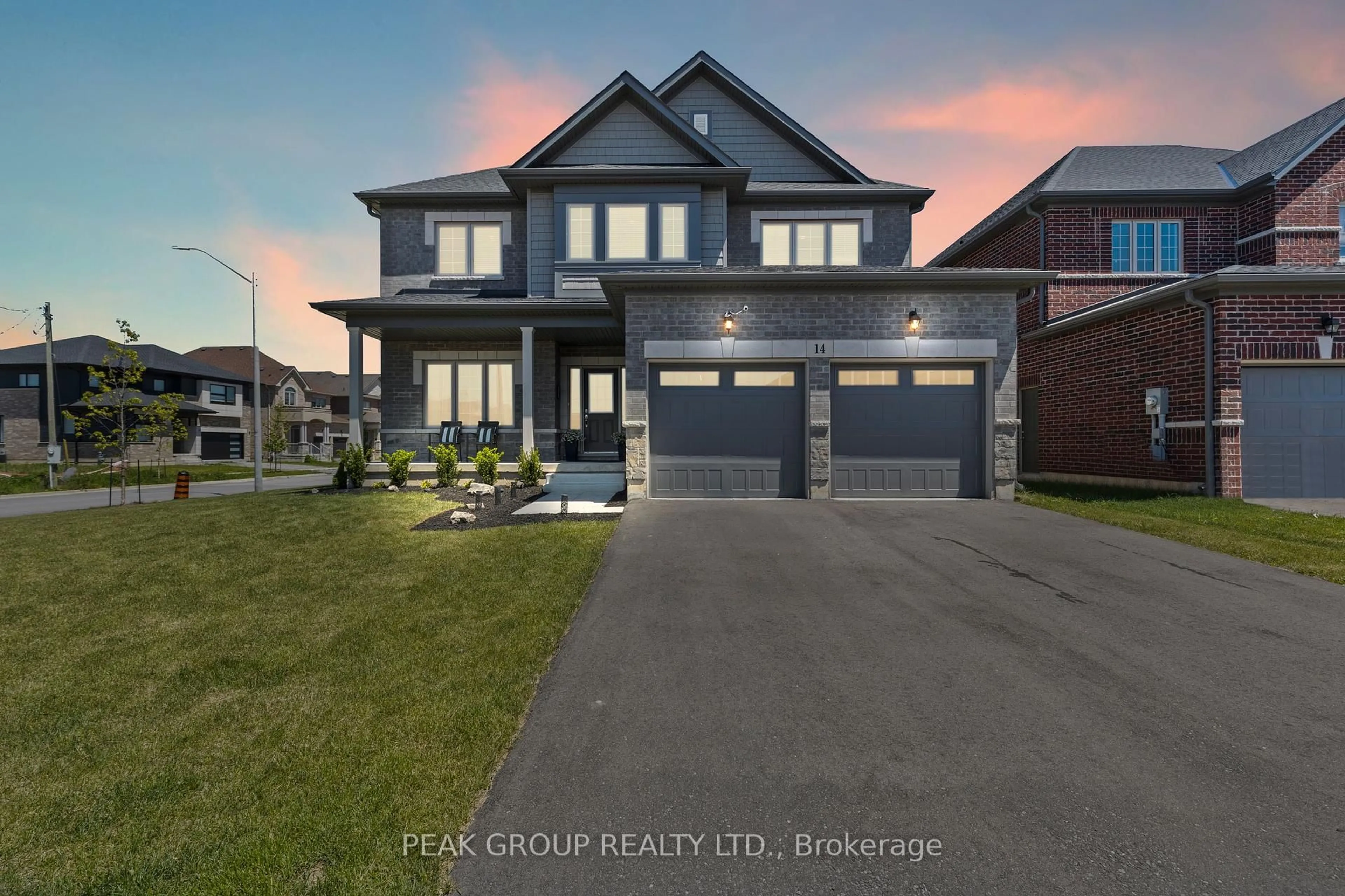 Home with brick exterior material, street for 14 Venture Way, Thorold Ontario L2V 0G9