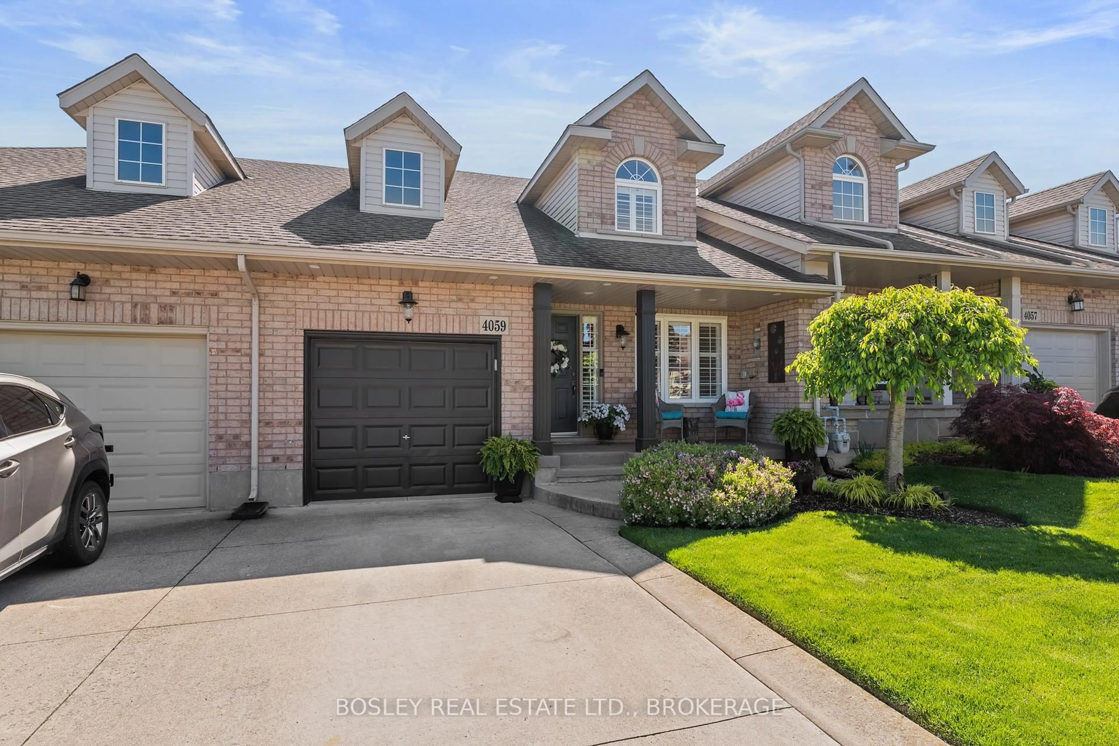 Home with brick exterior material, street for 4059 Ashby Dr, Lincoln Ontario L0R 1B9