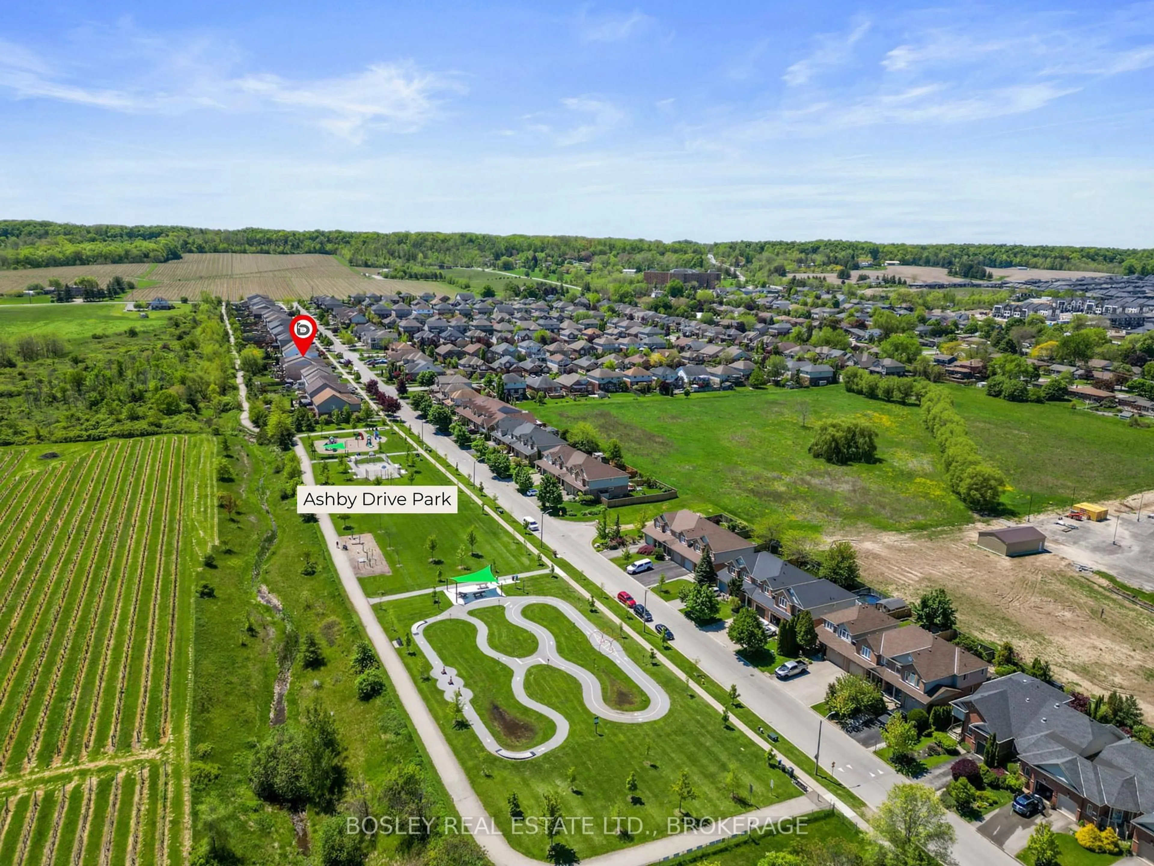 A pic from outside/outdoor area/front of a property/back of a property/a pic from drone, street for 4059 Ashby Dr, Lincoln Ontario L0R 1B9