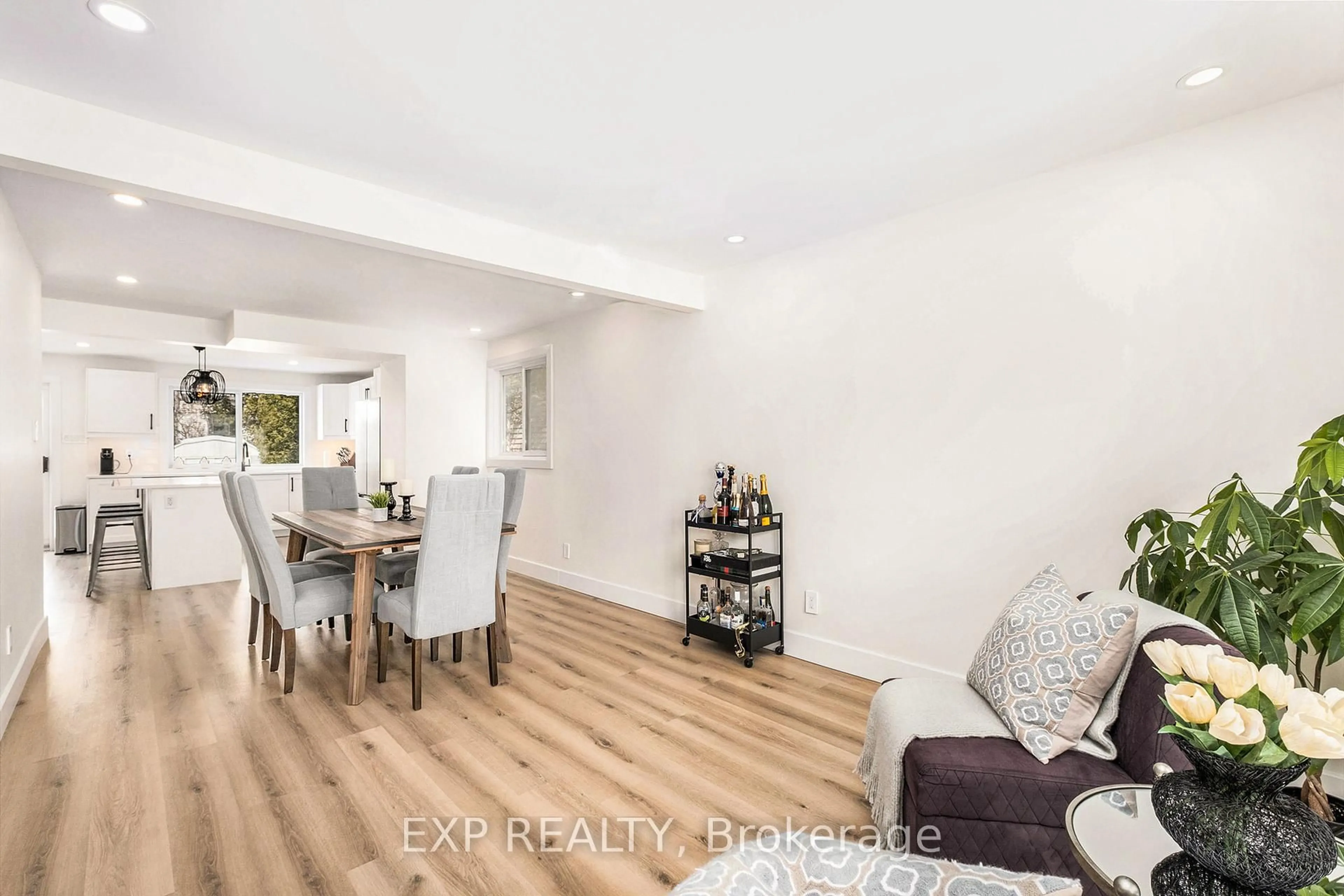 A pic of a room for 16 Weybridge Dr, Ottawa Ontario K2J 2X2