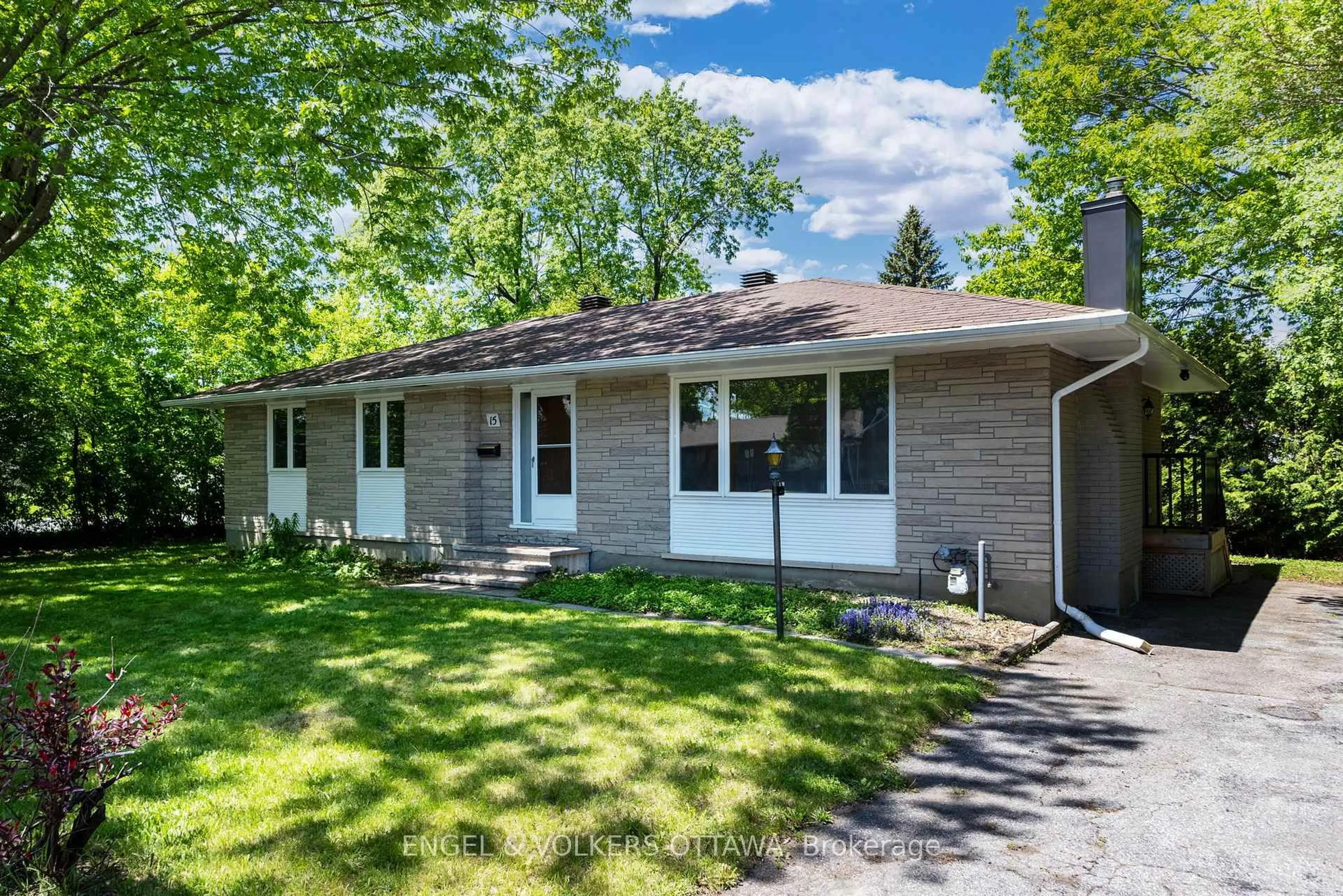Unknown for 15 Majestic Dr, Ottawa Ontario K2G 1C5