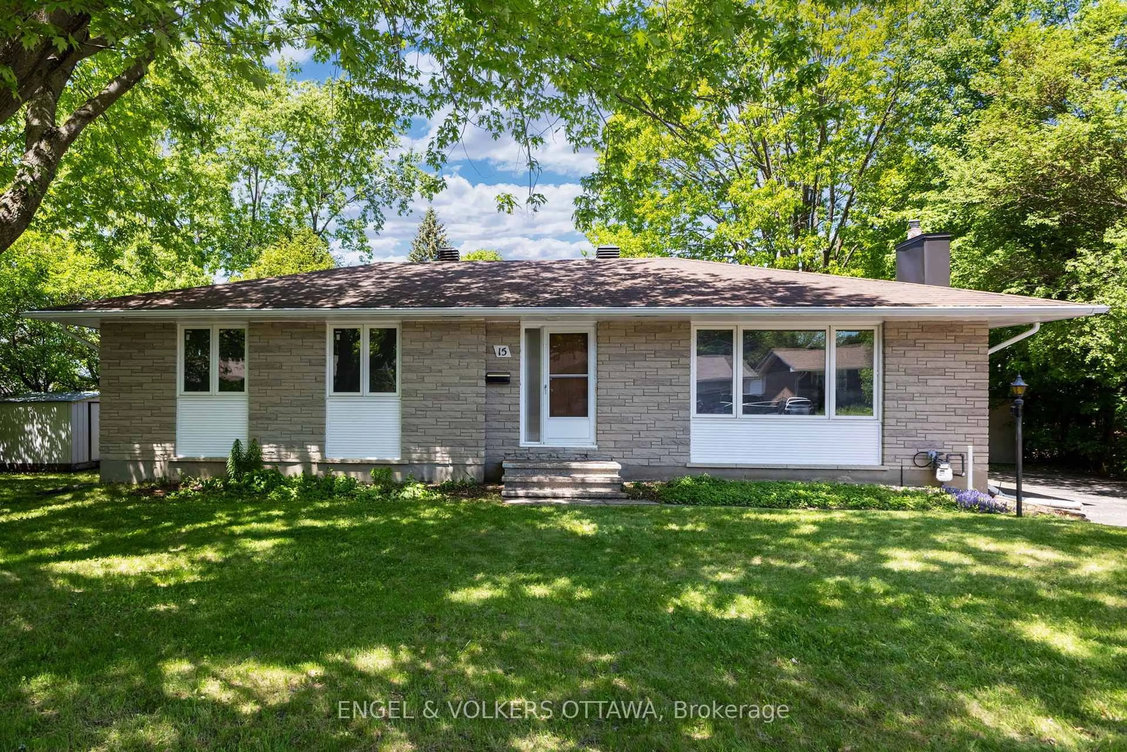 Unknown for 15 Majestic Dr, Ottawa Ontario K2G 1C5