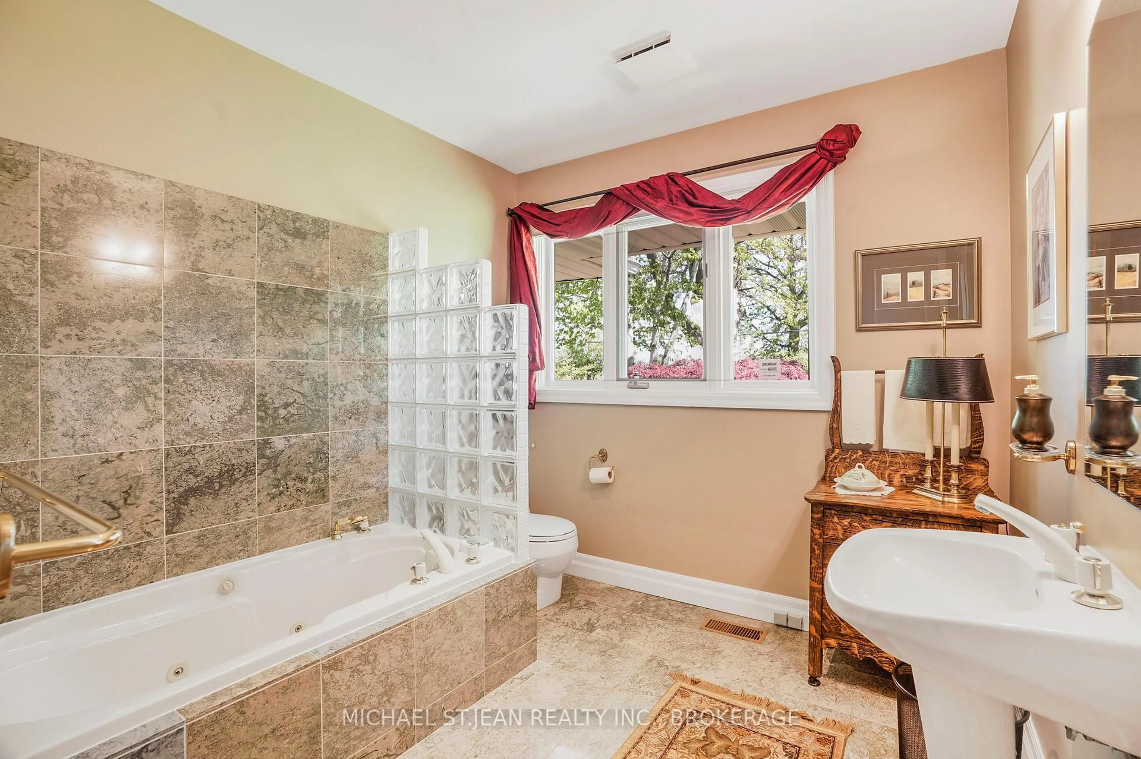 Contemporary bathroom, ceramic/tile floor for 2399 Golf Club Rd, Hamilton Ontario L0R 1P0