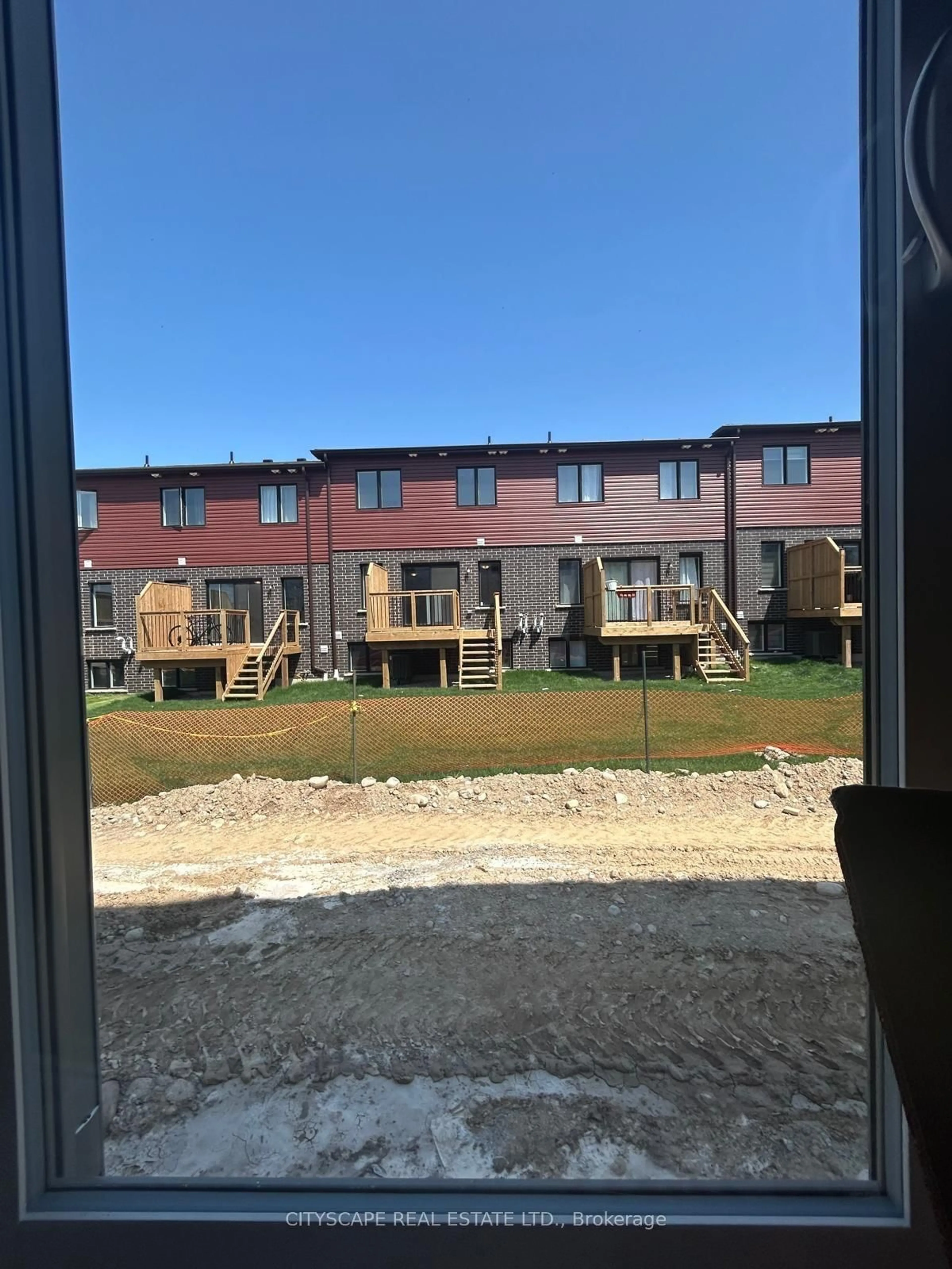 A pic from outside/outdoor area/front of a property/back of a property/a pic from drone, unknown for 16-101C Queens Brook Cres #C-16, Cambridge Ontario N1R 5S3