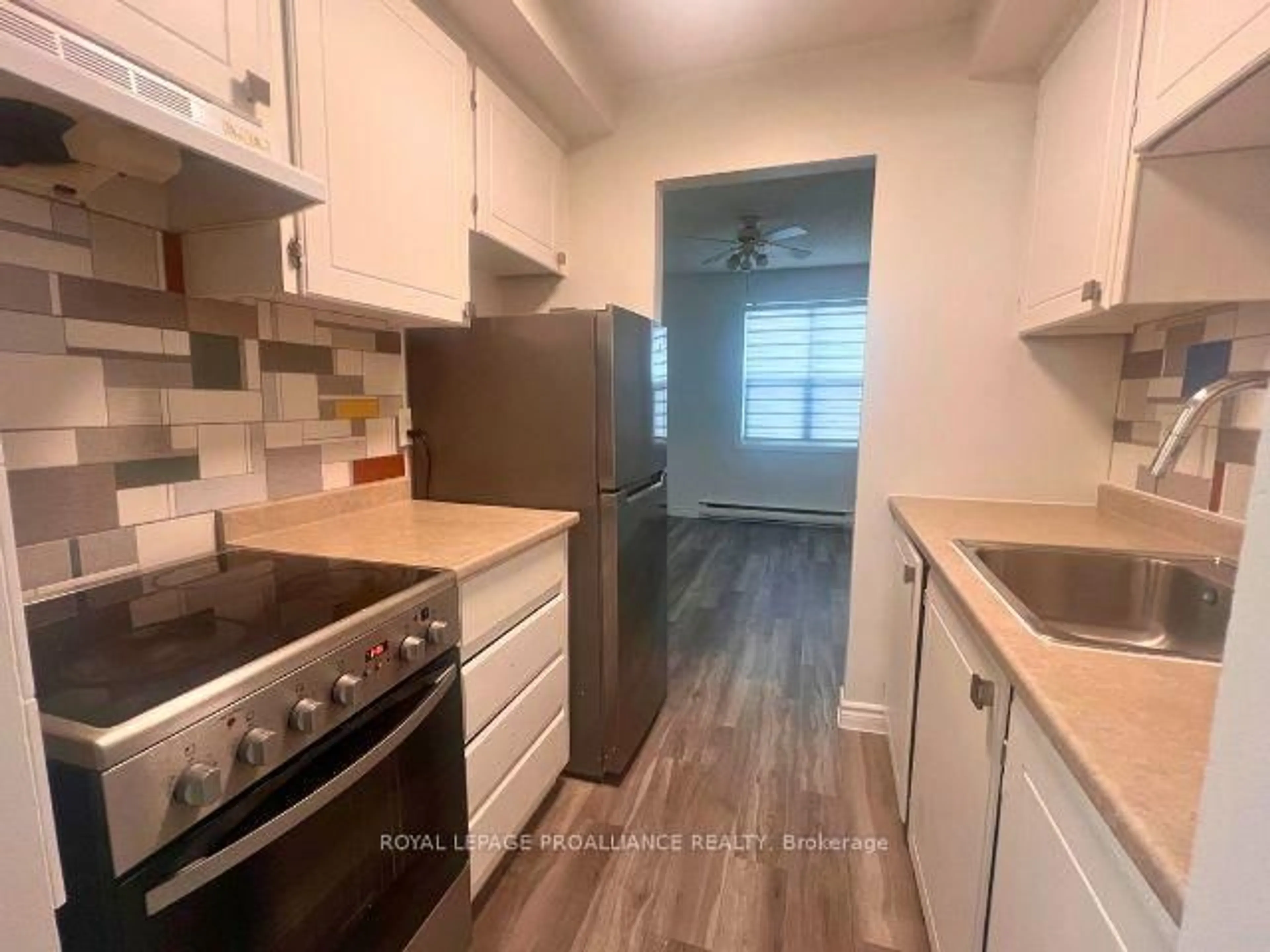 Standard kitchen, wood/laminate floor for 25 College St #202, Belleville Ontario K8P 2E3