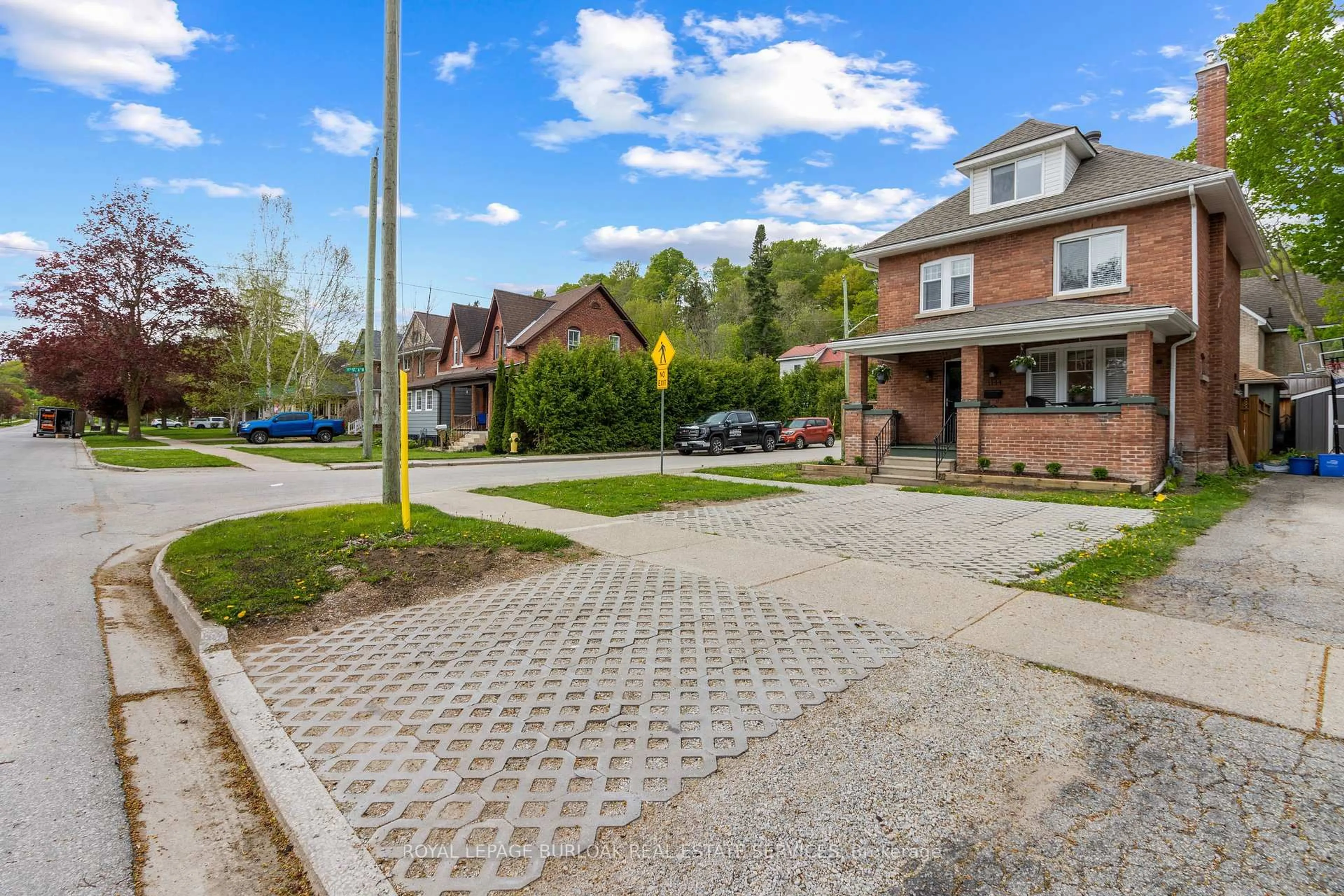 Home with brick exterior material, street for 1144 4th Ave, Owen Sound Ontario N4K 4W4