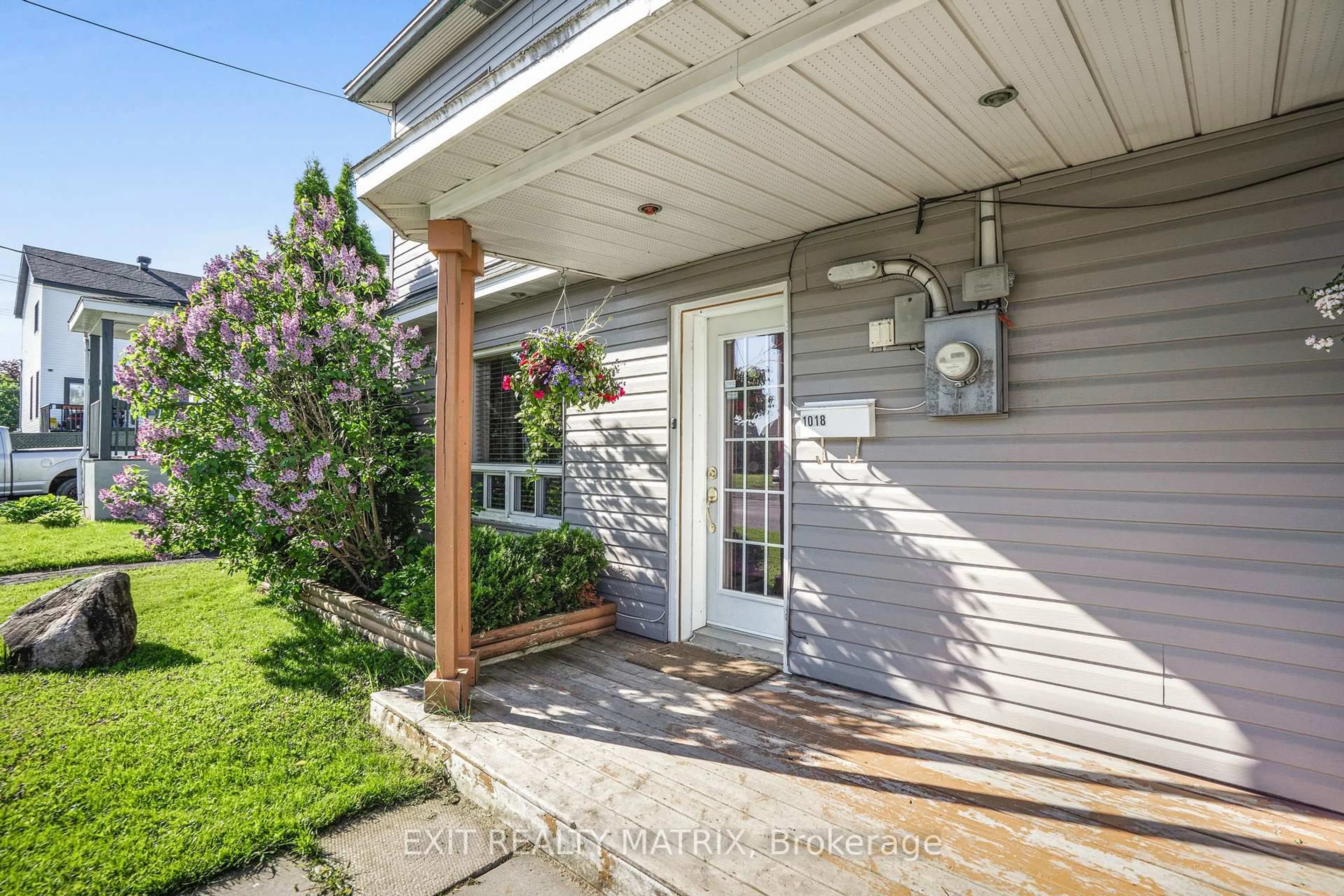Unknown for 1018 Sinclair St, Hawkesbury Ontario K6A 1E5