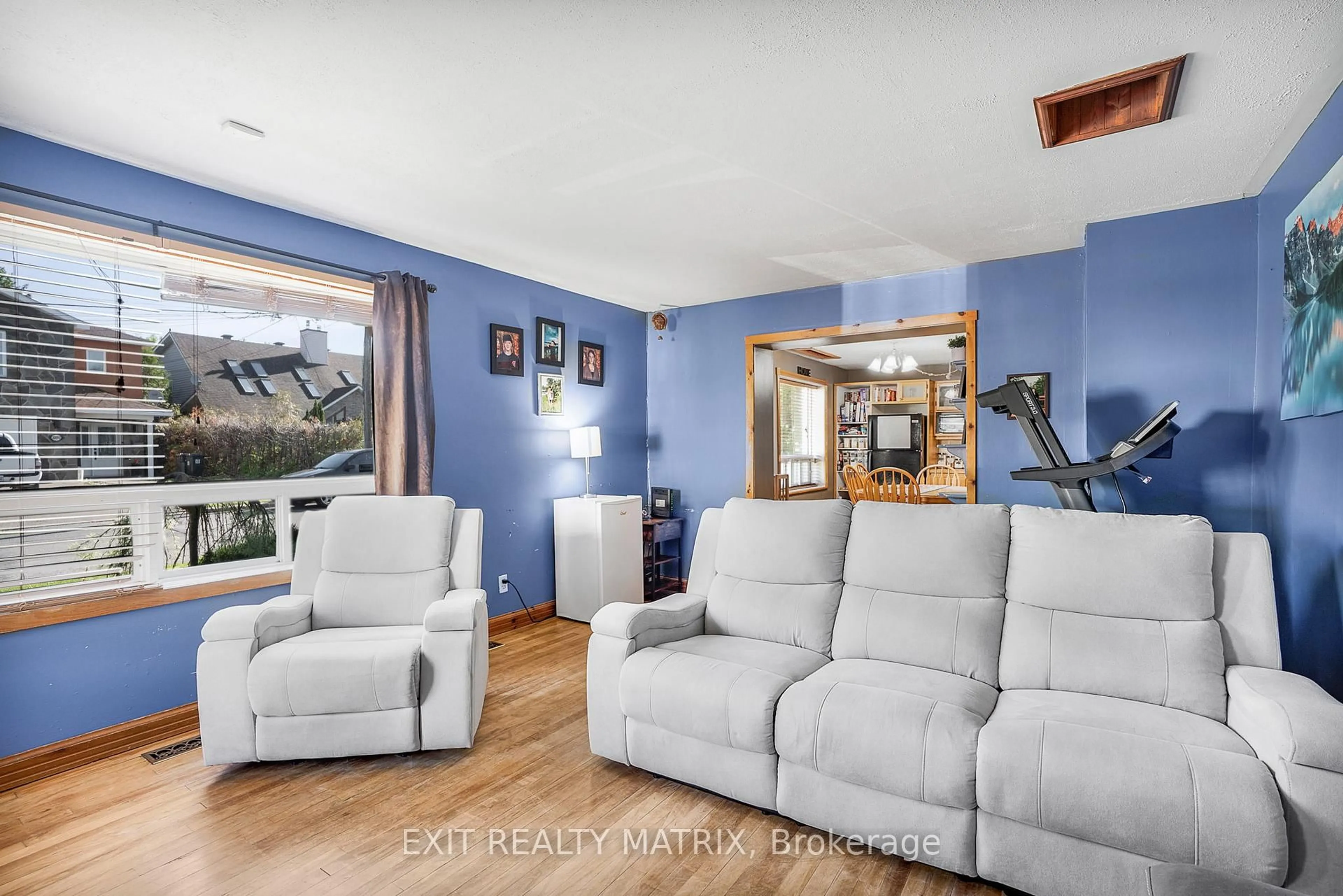 Living room with furniture, unknown for 1018 Sinclair St, Hawkesbury Ontario K6A 1E5