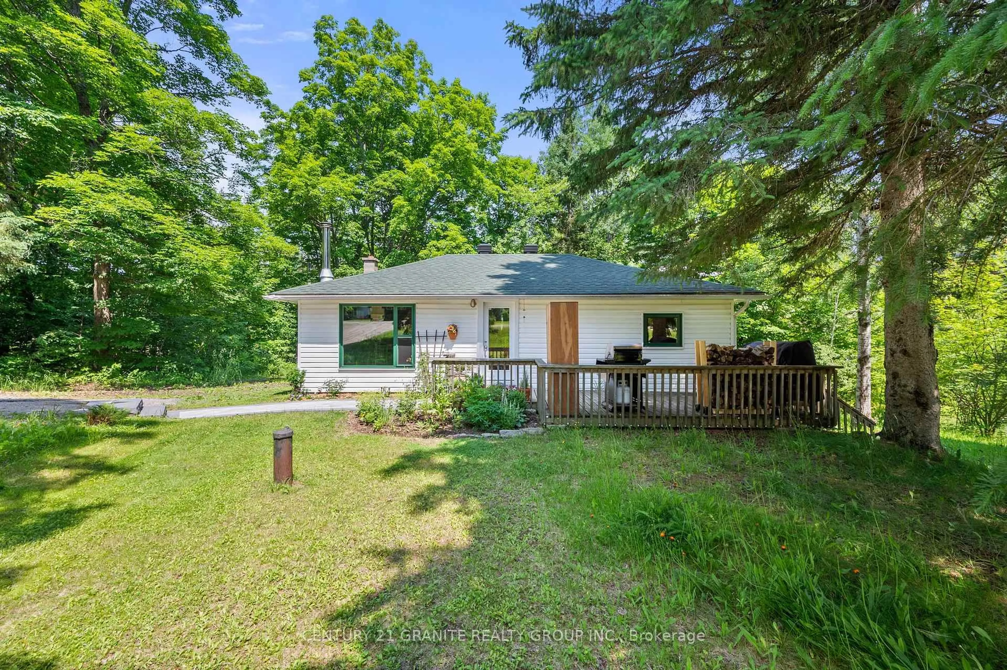 A pic from outside/outdoor area/front of a property/back of a property/a pic from drone, unknown for 33225 Hwy 62 Highway, Maynooth Ontario K0L 2S0