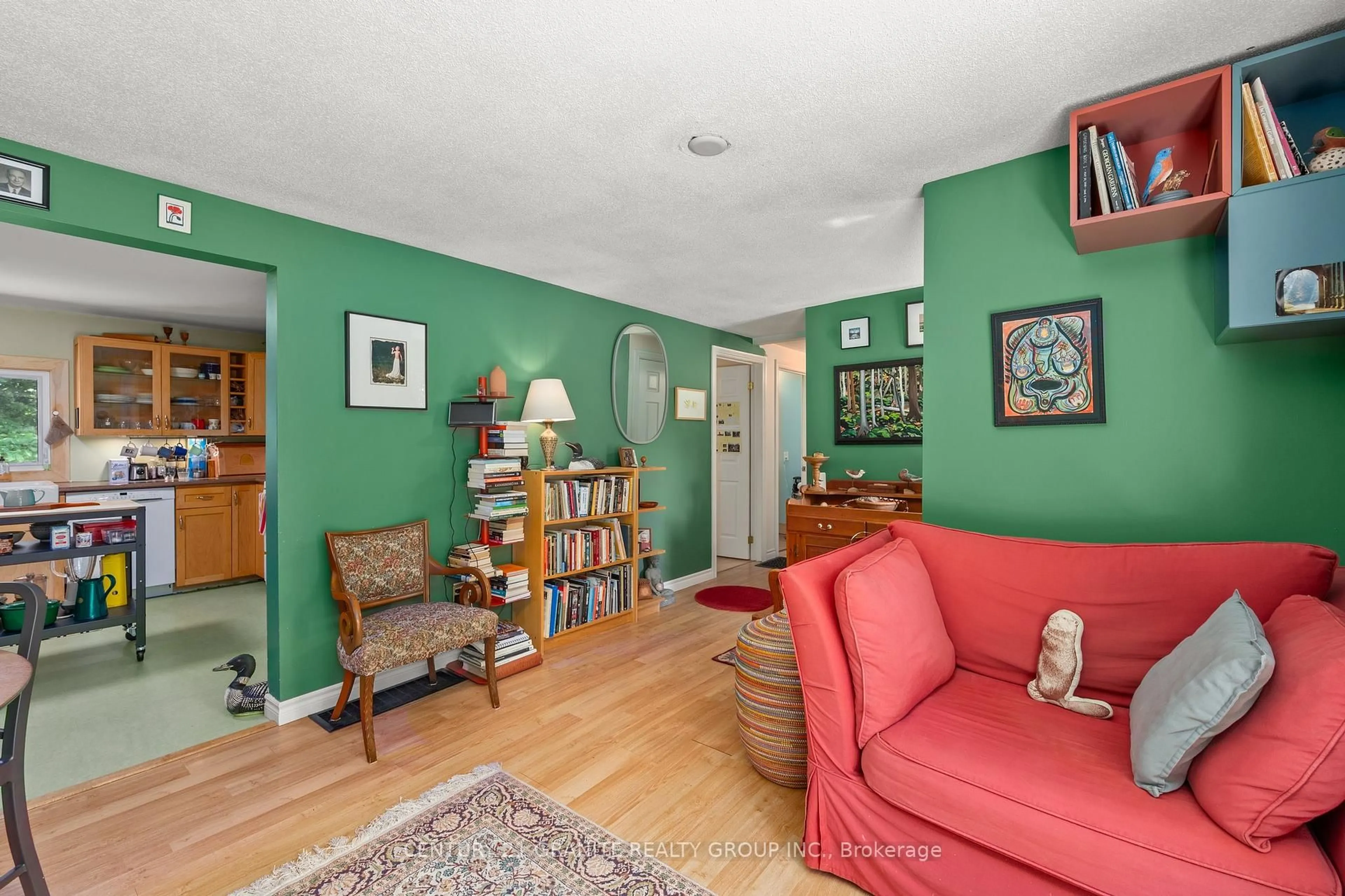 Living room with furniture, unknown for 33225 Hwy 62 Highway, Maynooth Ontario K0L 2S0
