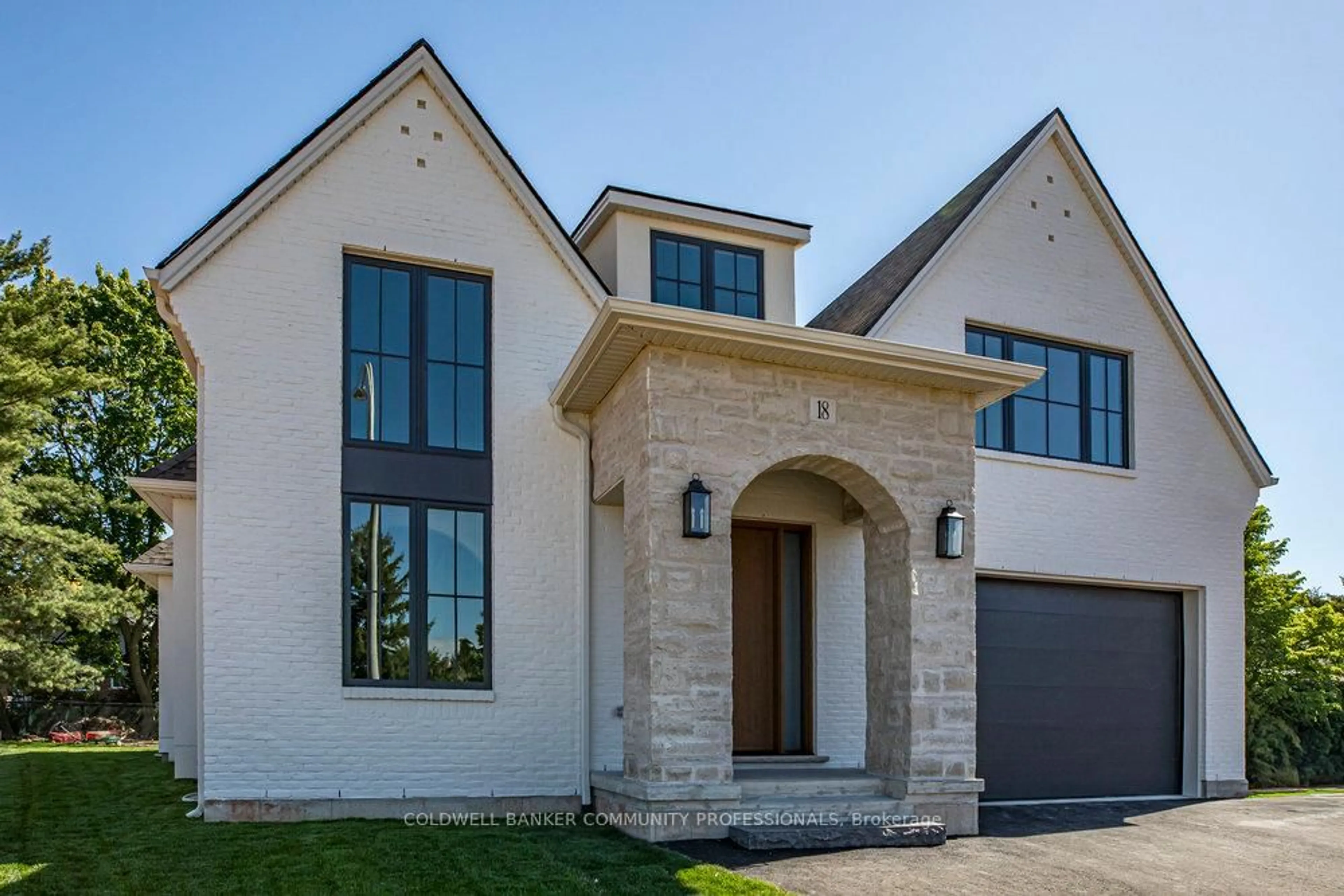Home with brick exterior material, street for 18 Teeter Pl, Grimsby Ontario L3M 1P6