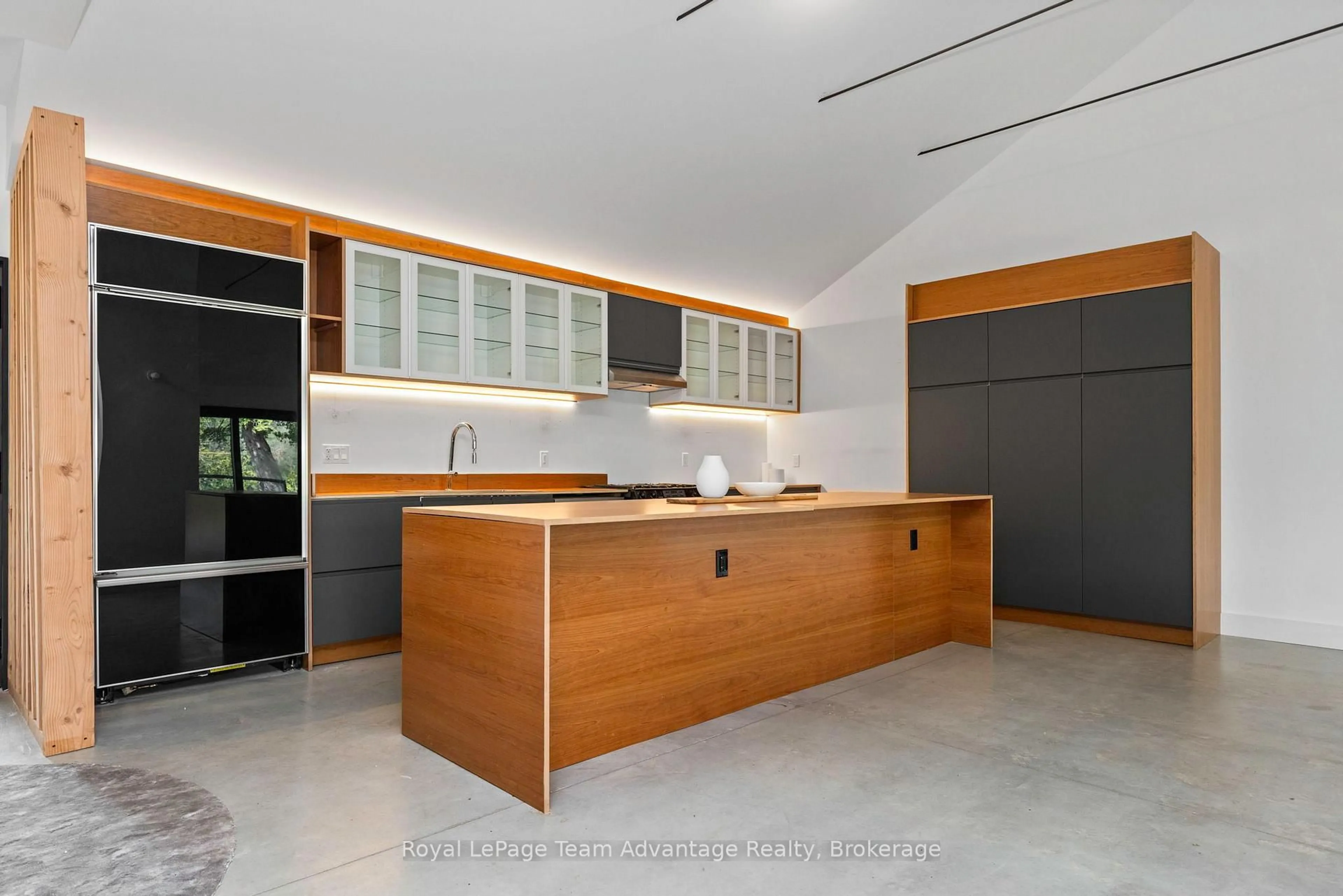 Contemporary kitchen, unknown for 1 Crane Walker Rd #18, The Archipelago Ontario P2A 0B7