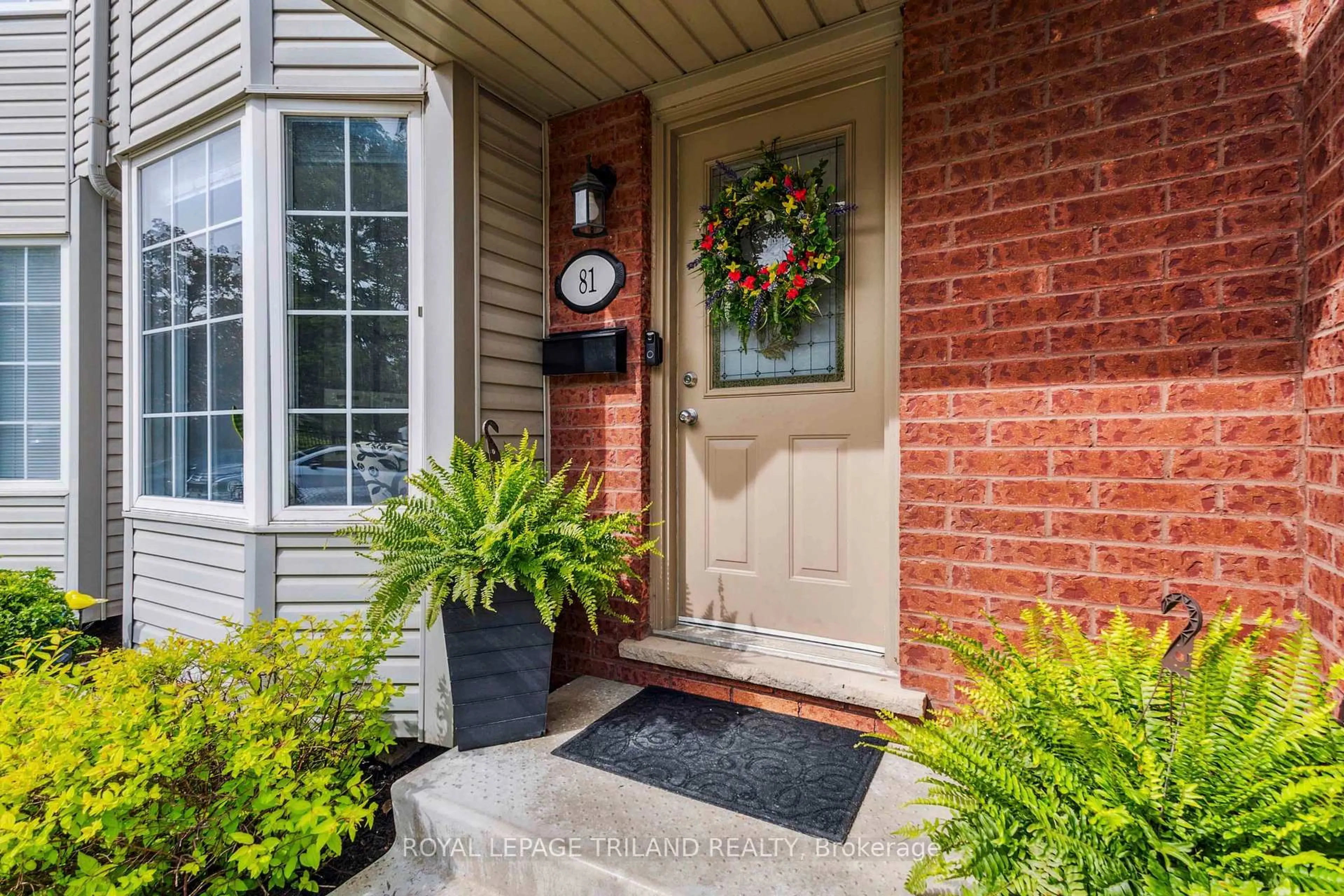 Indoor entryway for 101 Brookside St #81, London South Ontario N5Z 5C9