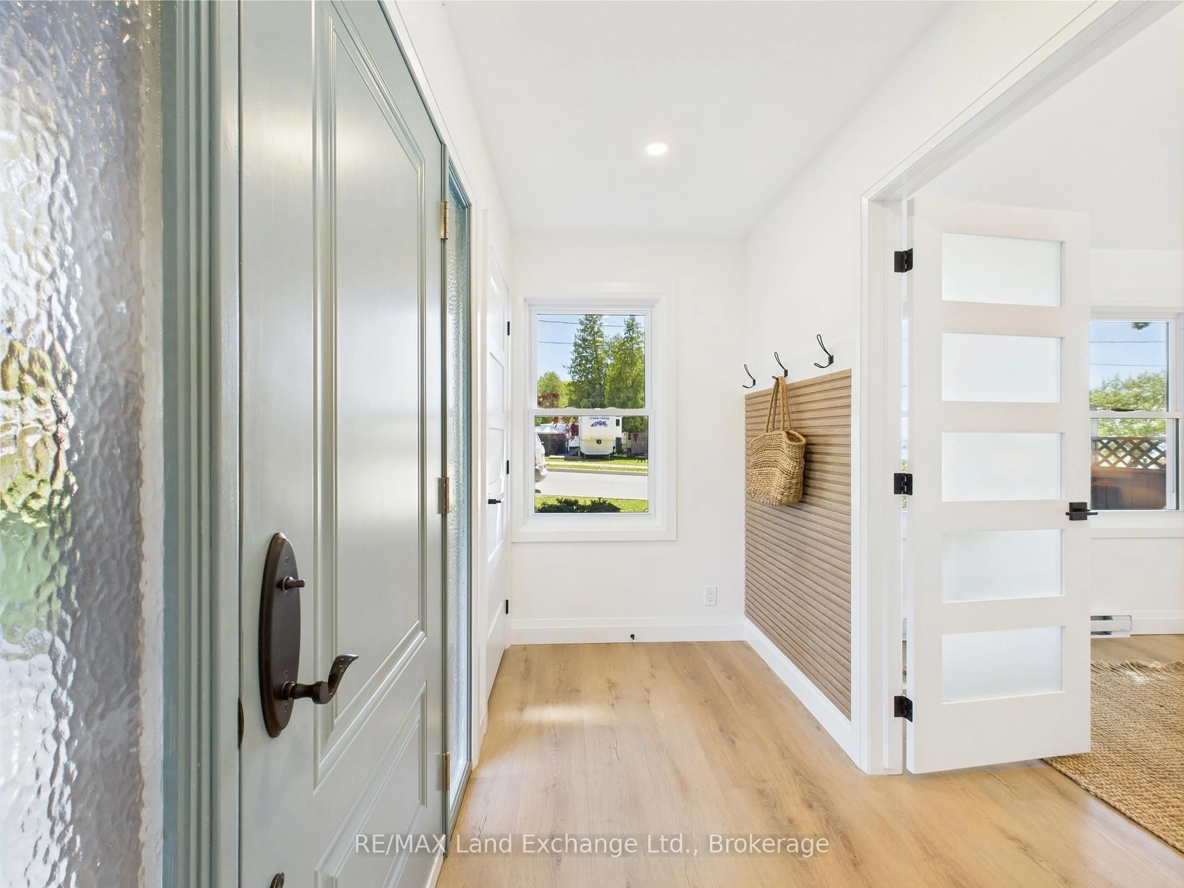 Indoor entryway for 177 Durham St, Kincardine Ontario N2Z 1A4