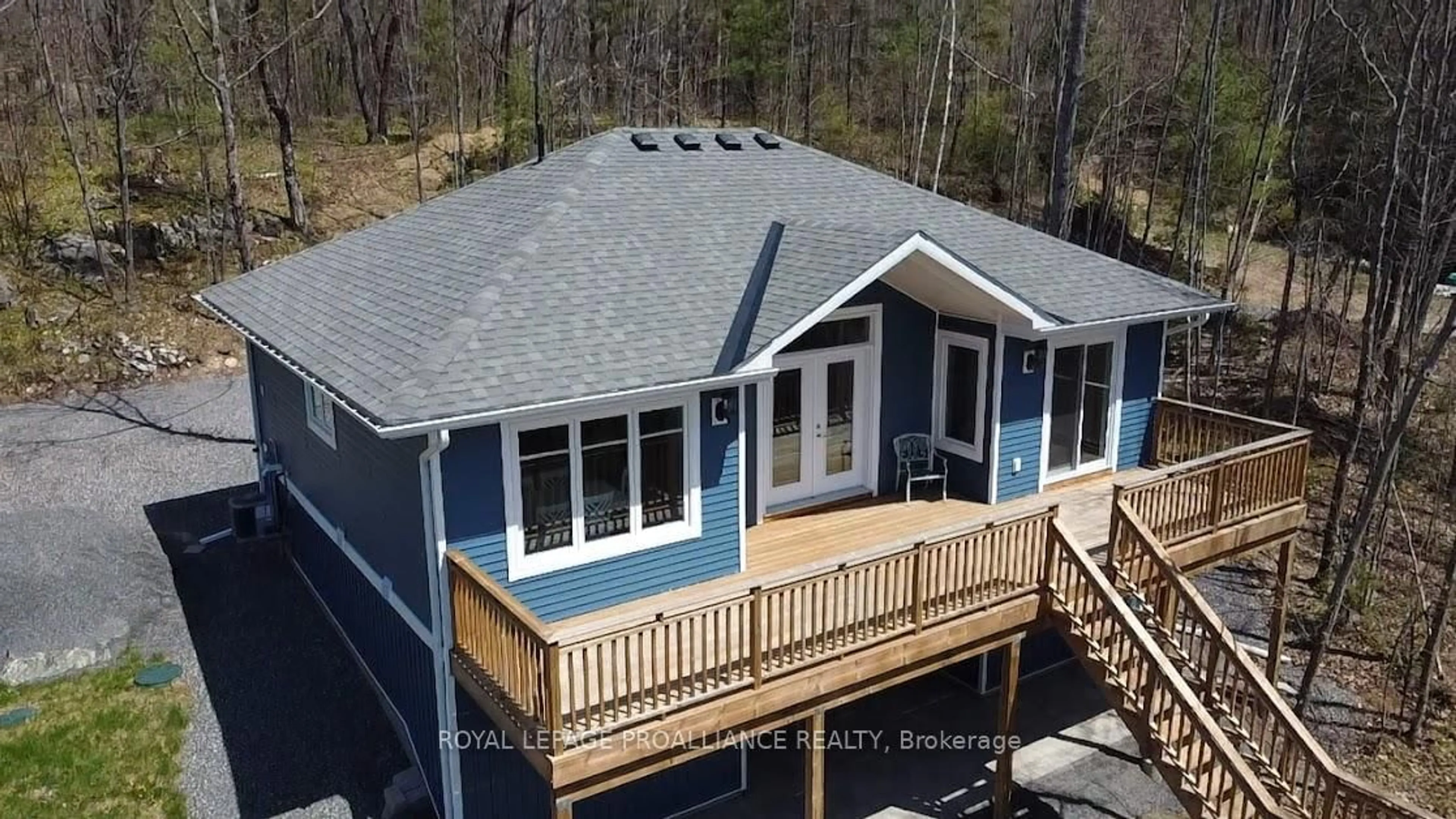 Home with vinyl exterior material, water/lake/river/ocean view for 530 Addington RD 5 Rd, Cloyne Ontario K0H 1K0