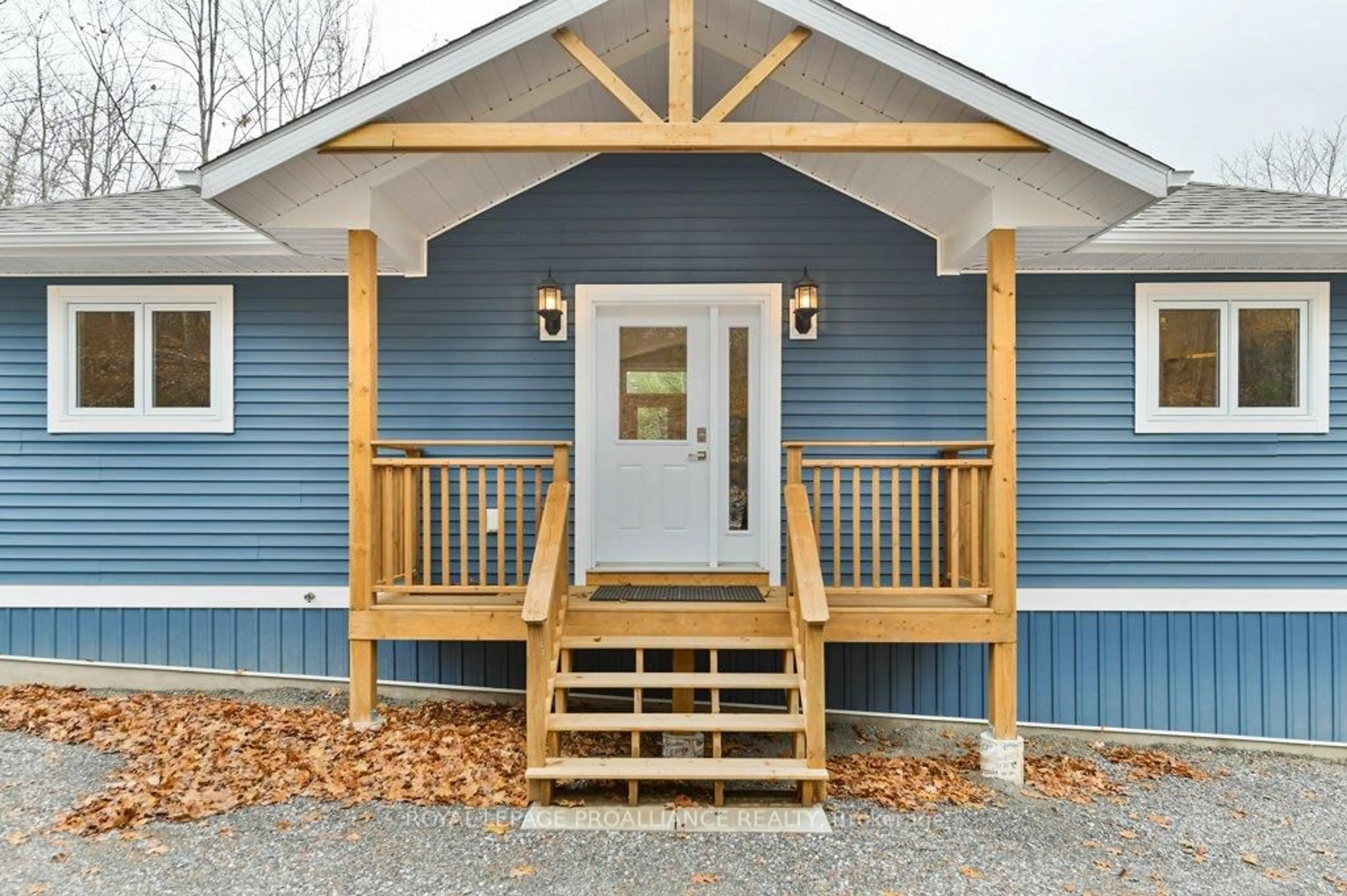 Home with vinyl exterior material, unknown for 530 Addington RD 5 Rd, Cloyne Ontario K0H 1K0